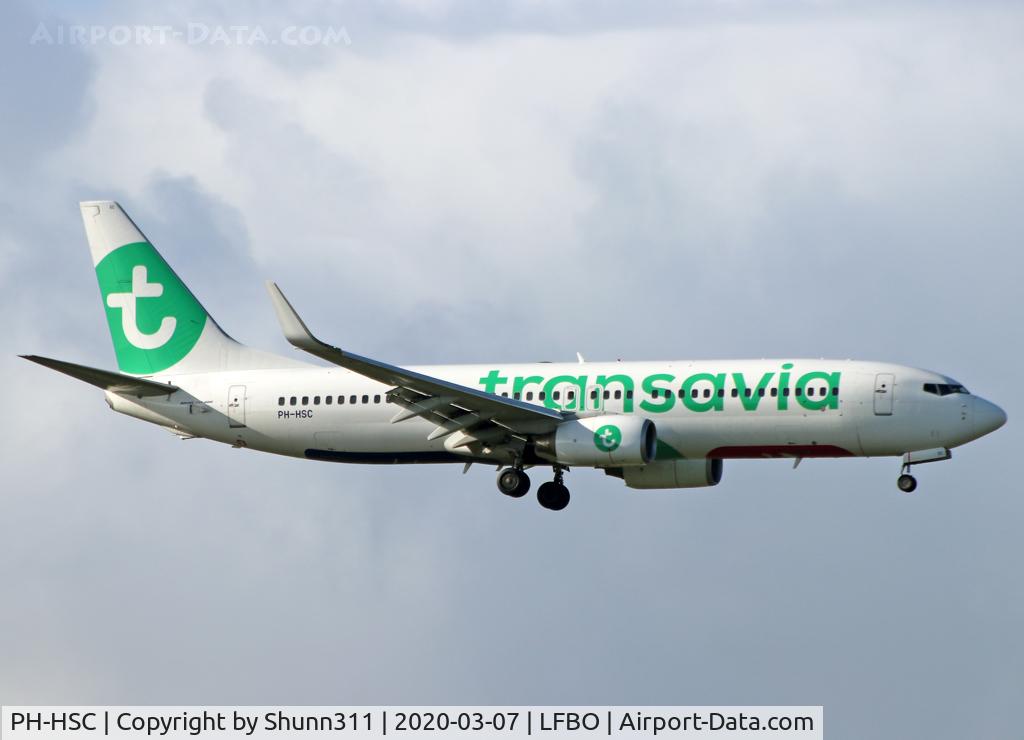 PH-HSC, 2010 Boeing 737-8K2 C/N 34173, Landing rwy 32L in new c/s