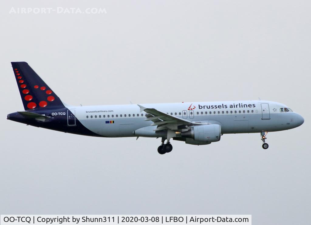 OO-TCQ, 2003 Airbus A320-214 C/N 2114, Landing rwy 32L
