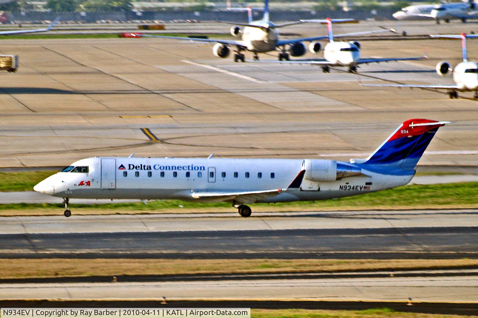N934EV, 2005 Bombardier CRJ-200 (CL-600-2B19) C/N 8028, N934EV   Canadair CRJ-200ER [8028] (Delta Connection) Atlanta-Hartsfield~N 11/04/2010