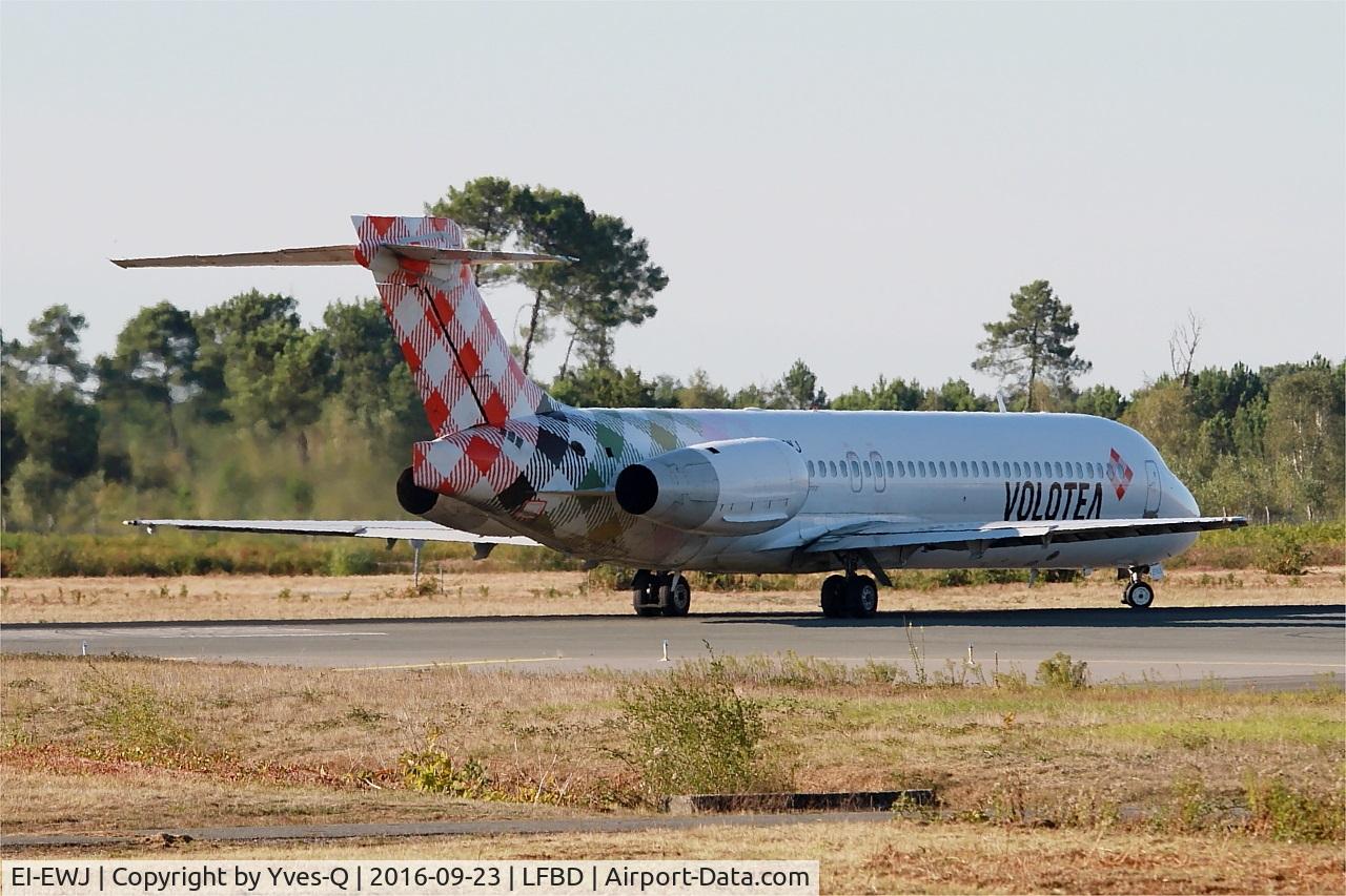 EI-EWJ, 2003 Boeing 717-2BL C/N 55171/5121, Boeing 717-2BL, Lining up rwy 05, Bordeaux Mérignac airport (LFBD-BOD)