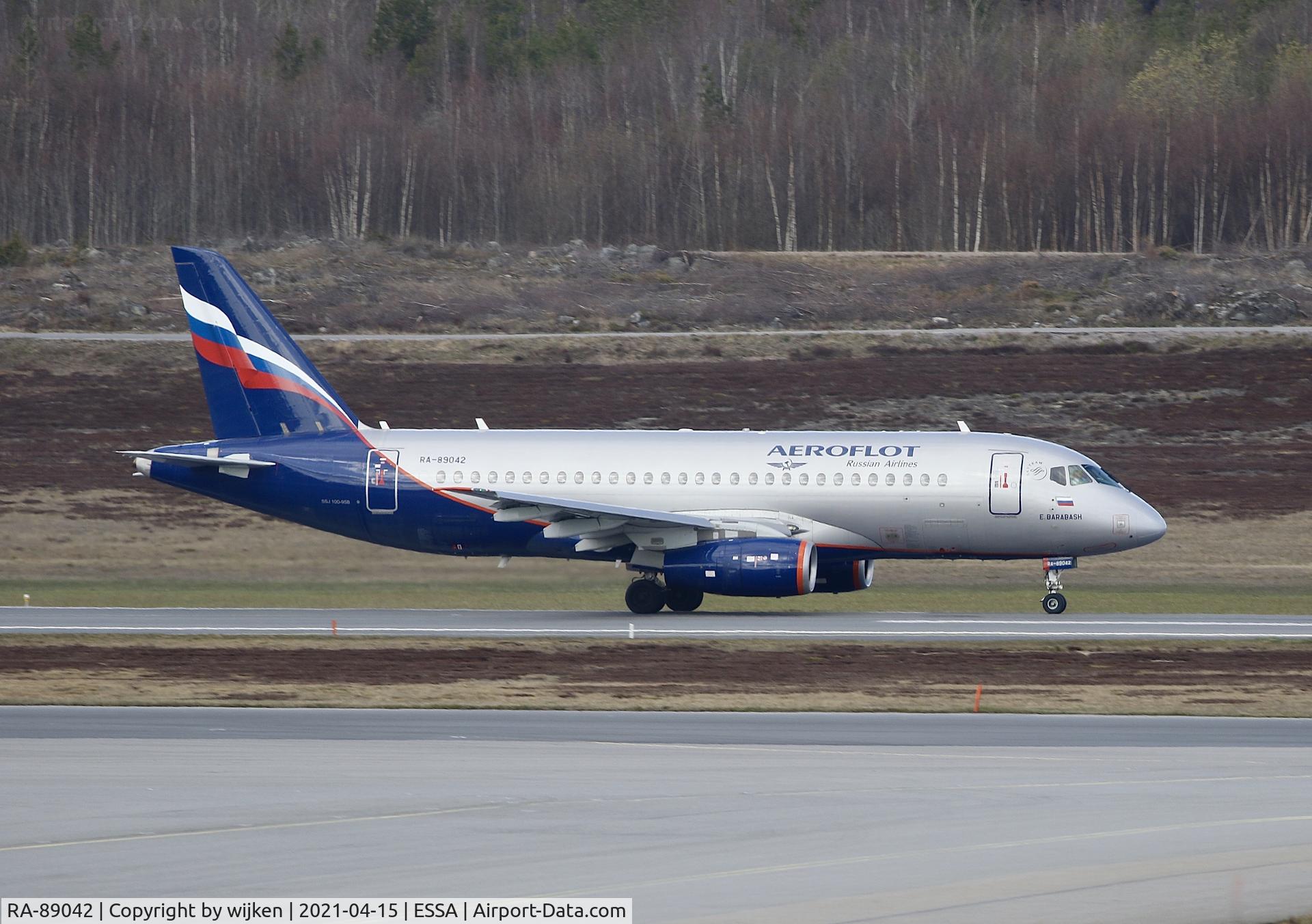 RA-89042, 2014 Sukhoi SuperJet 100-95B C/N 95068, RWY 08