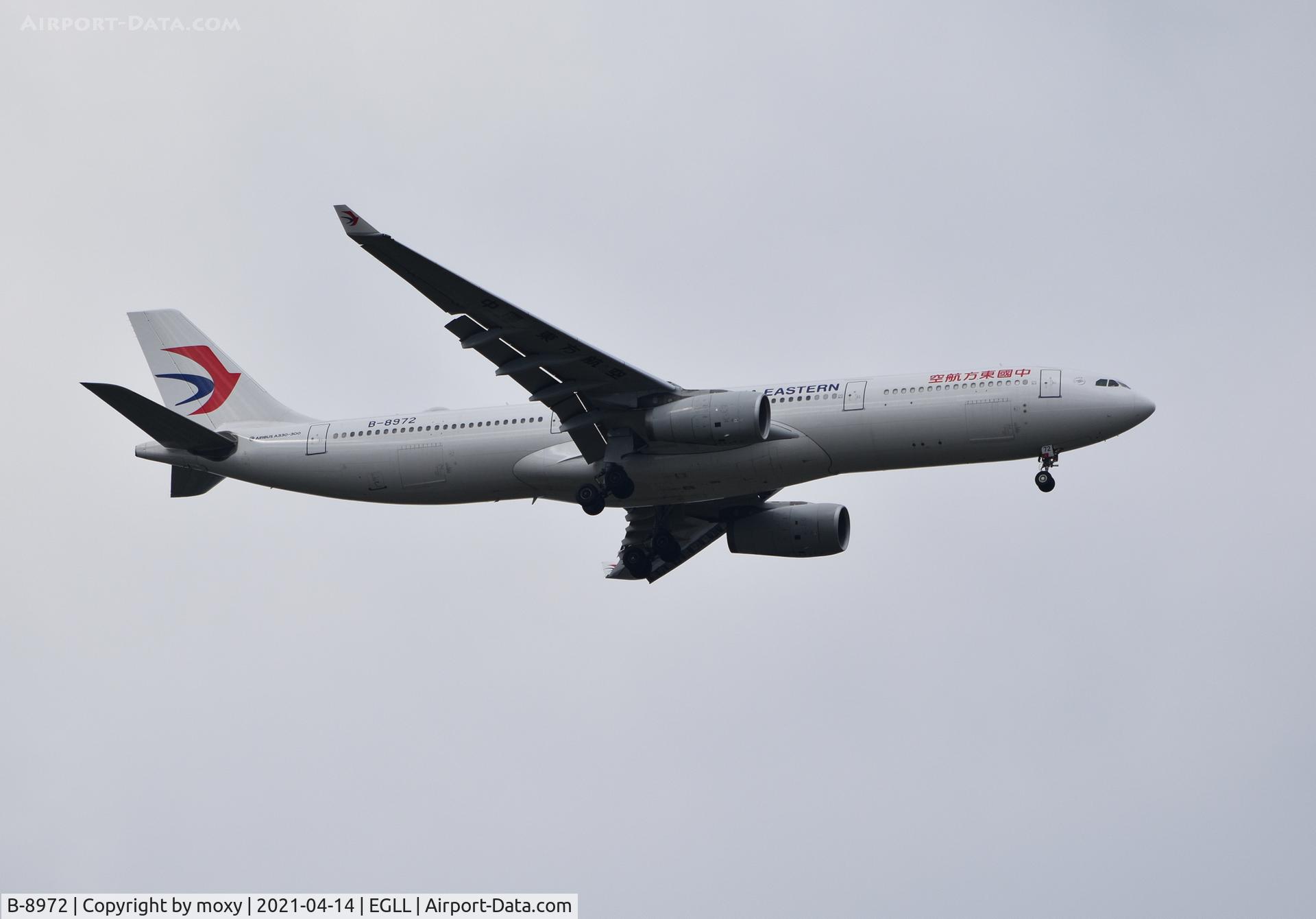 B-8972, 2017 Airbus A330-343 C/N 1804, Airbus A330-343 on finals to 9R London Heathrow.