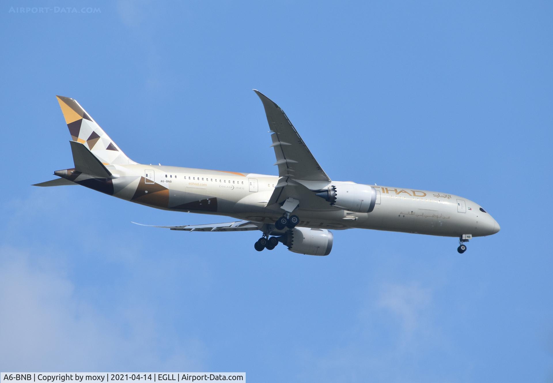 A6-BNB, 2019 Boeing 787-9 Dreamliner C/N 39669, Boeing B787-9 Dreamliner on finals to 9R London Heathrow.