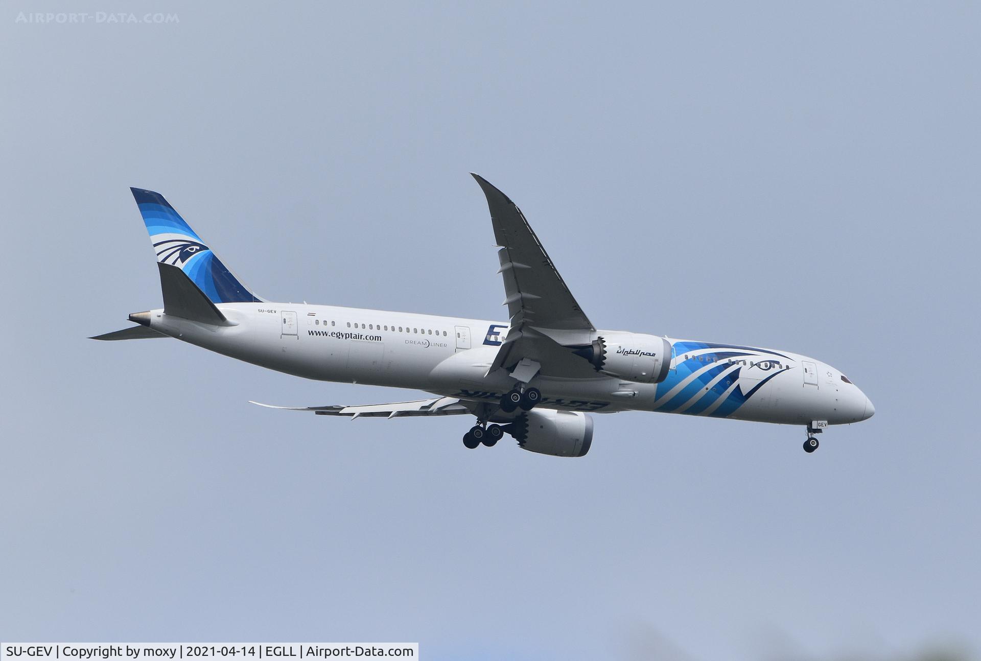 SU-GEV, 2019 Boeing 787-9 Dreamliner Dreamliner C/N 65087, Boeing 787-9 Dreamliner on finals to 9R London Heathrow.