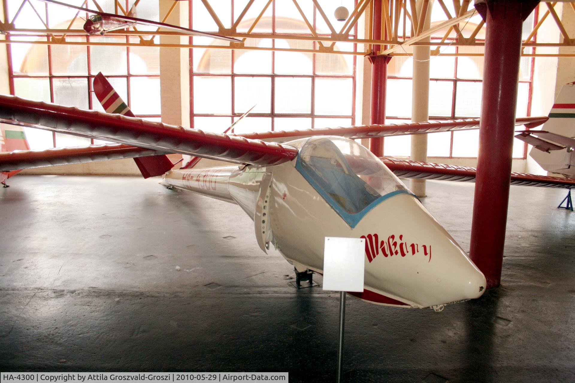 HA-4300, 1960 Rubik R-25 Mokány C/N E-1165, Budapest is a traffic museum, a Petöfi hall. Hungary