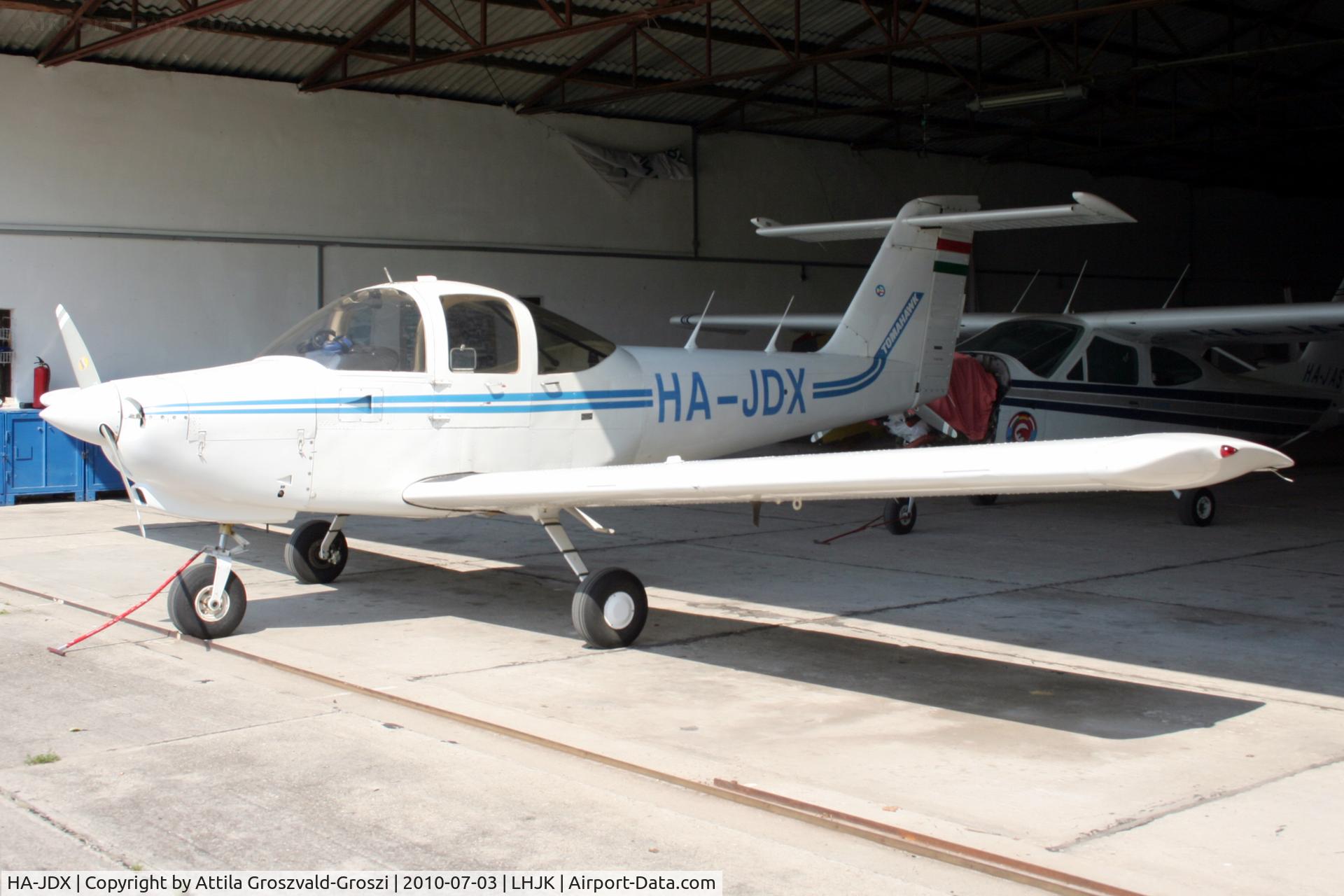 HA-JDX, 1980 Piper PA-38-112 Tomahawk Tomahawk C/N 38-80A0067, LHJK - Jakabszállás Airport, Hungary