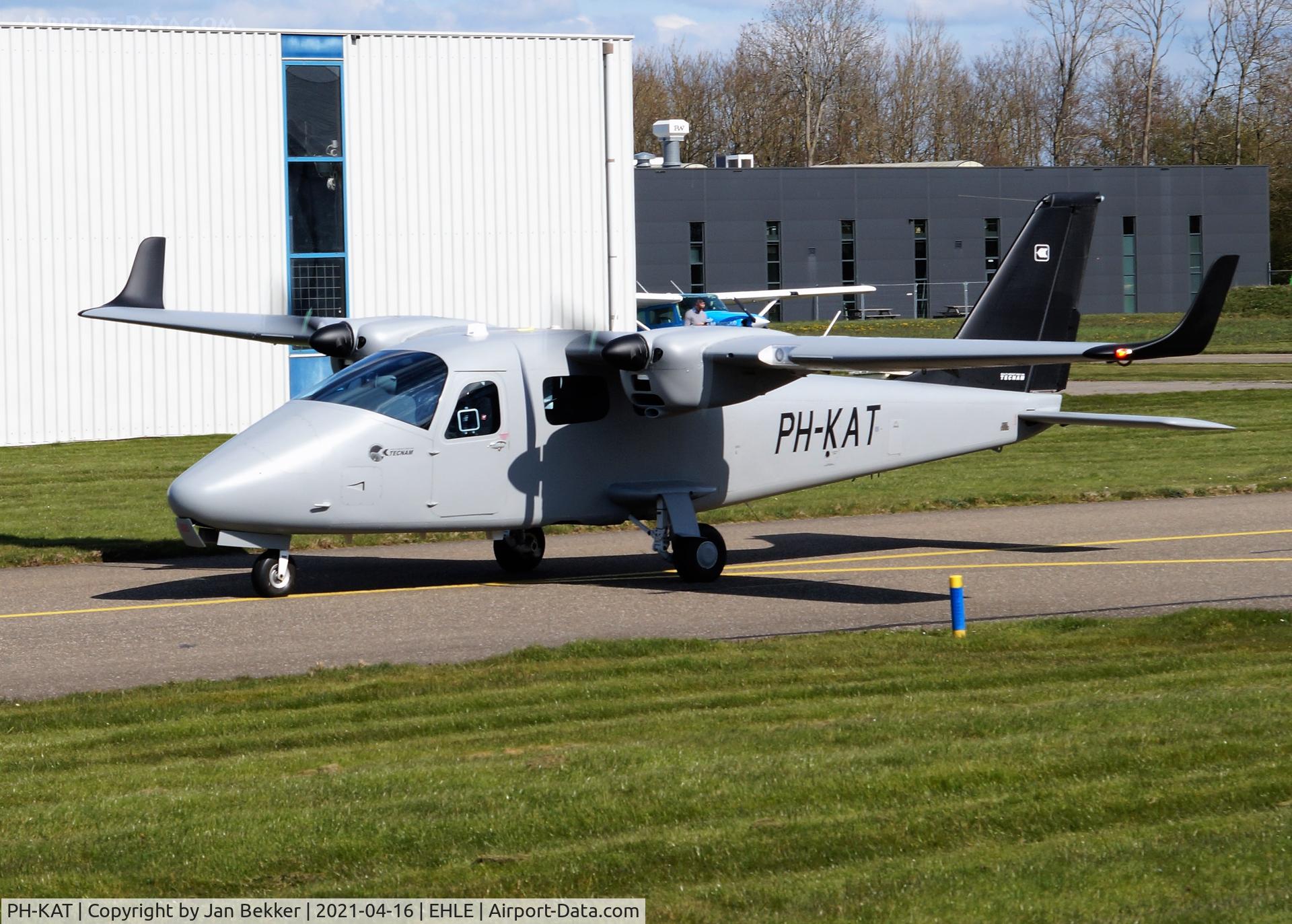 PH-KAT, Tecnam P-2006T C/N 317, Lelystad Airport
