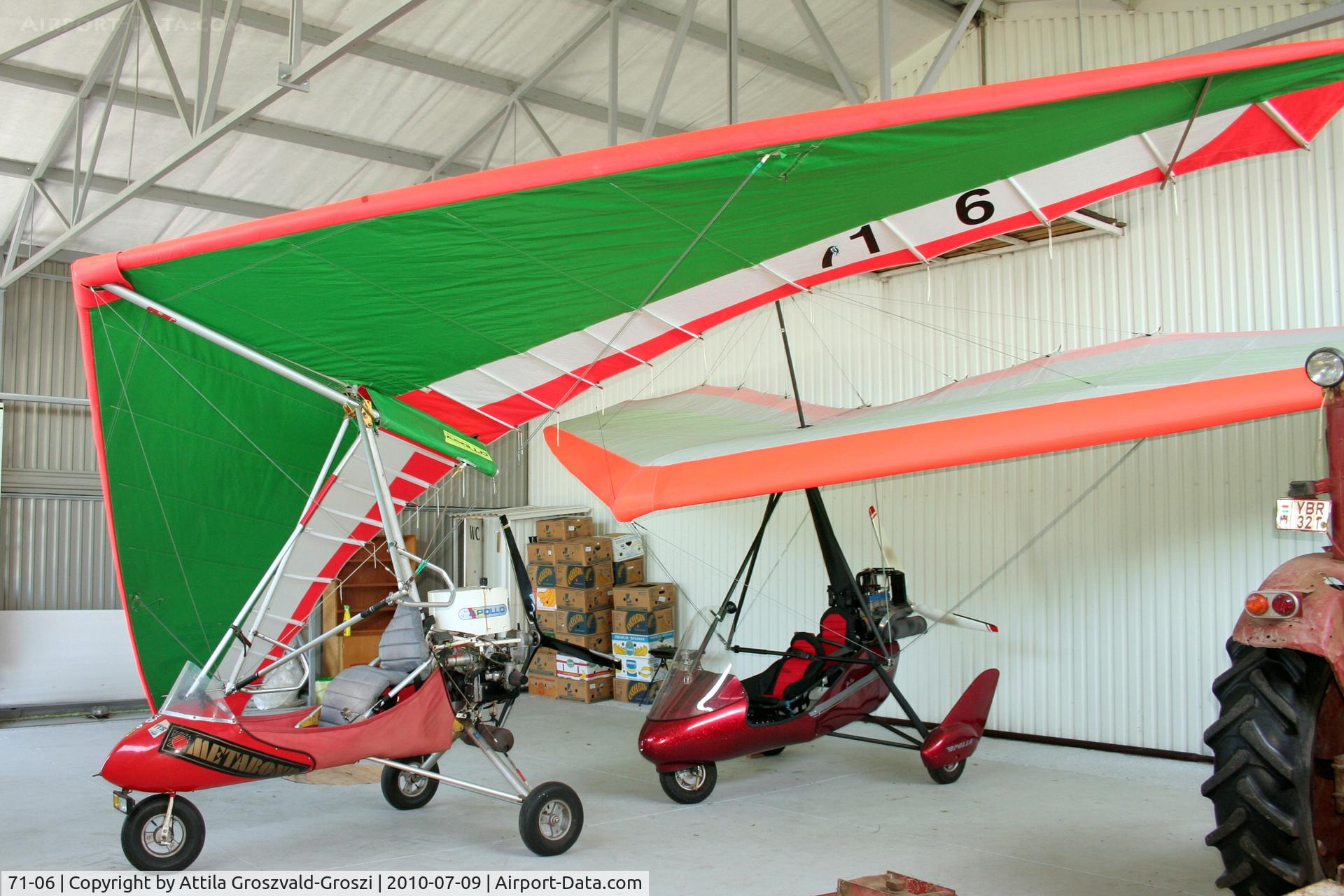 71-06, 1993 Halley Apollo CXMD Racer GT C/N 020296/030193, Dáka Airfield, Hungary