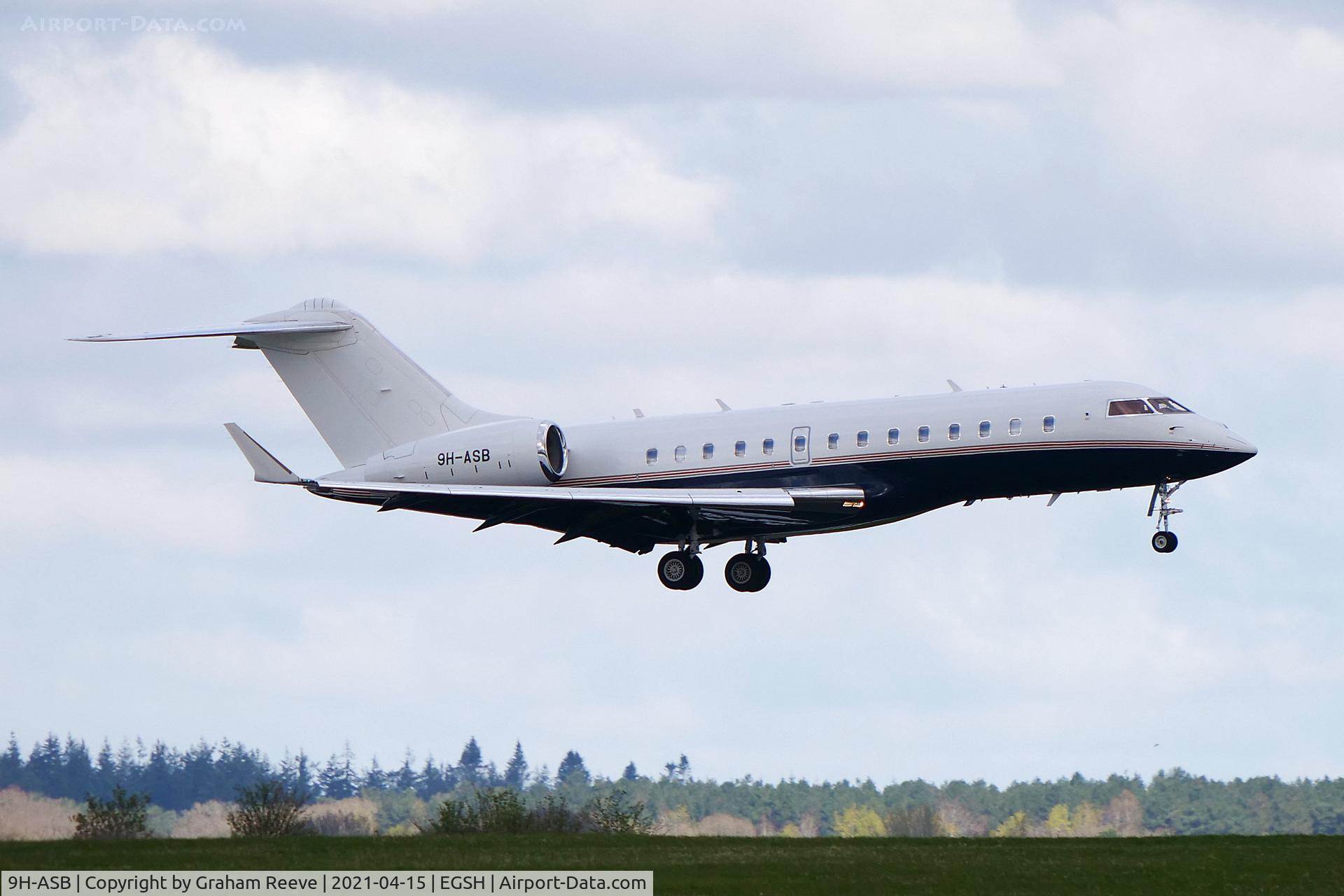 9H-ASB, 2007 Bombardier BD-700-1A11 Global 5000 C/N 9273, Landing at Norwich.