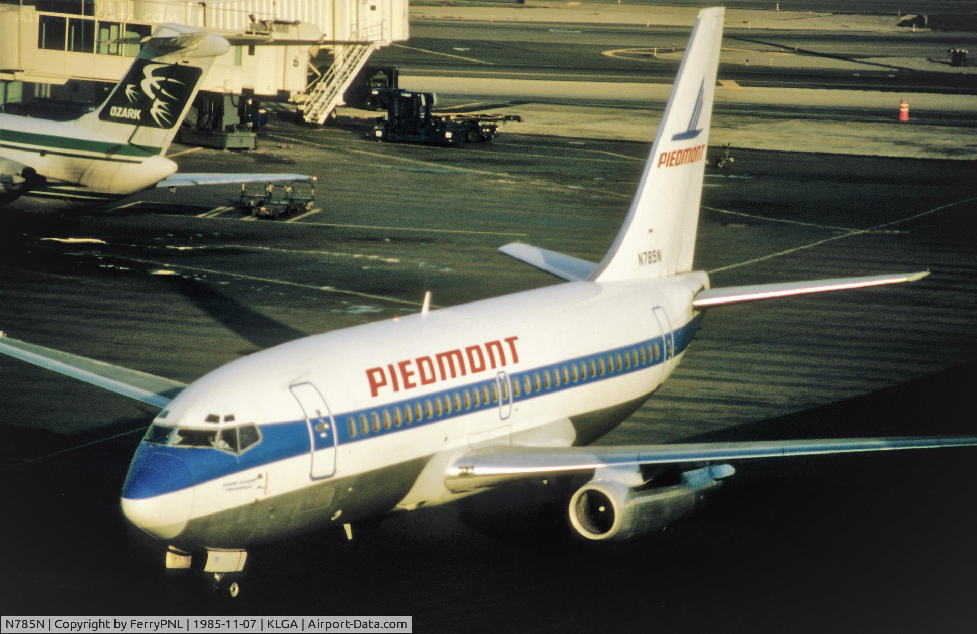 N785N, 1981 Boeing 737-201 C/N 22355, Piedmont B732 in LGA