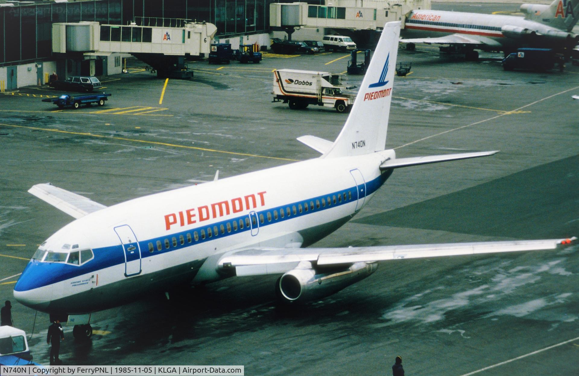 N740N, 1968 Boeing 737-201 C/N 19423, Push-back of Piedmont B732