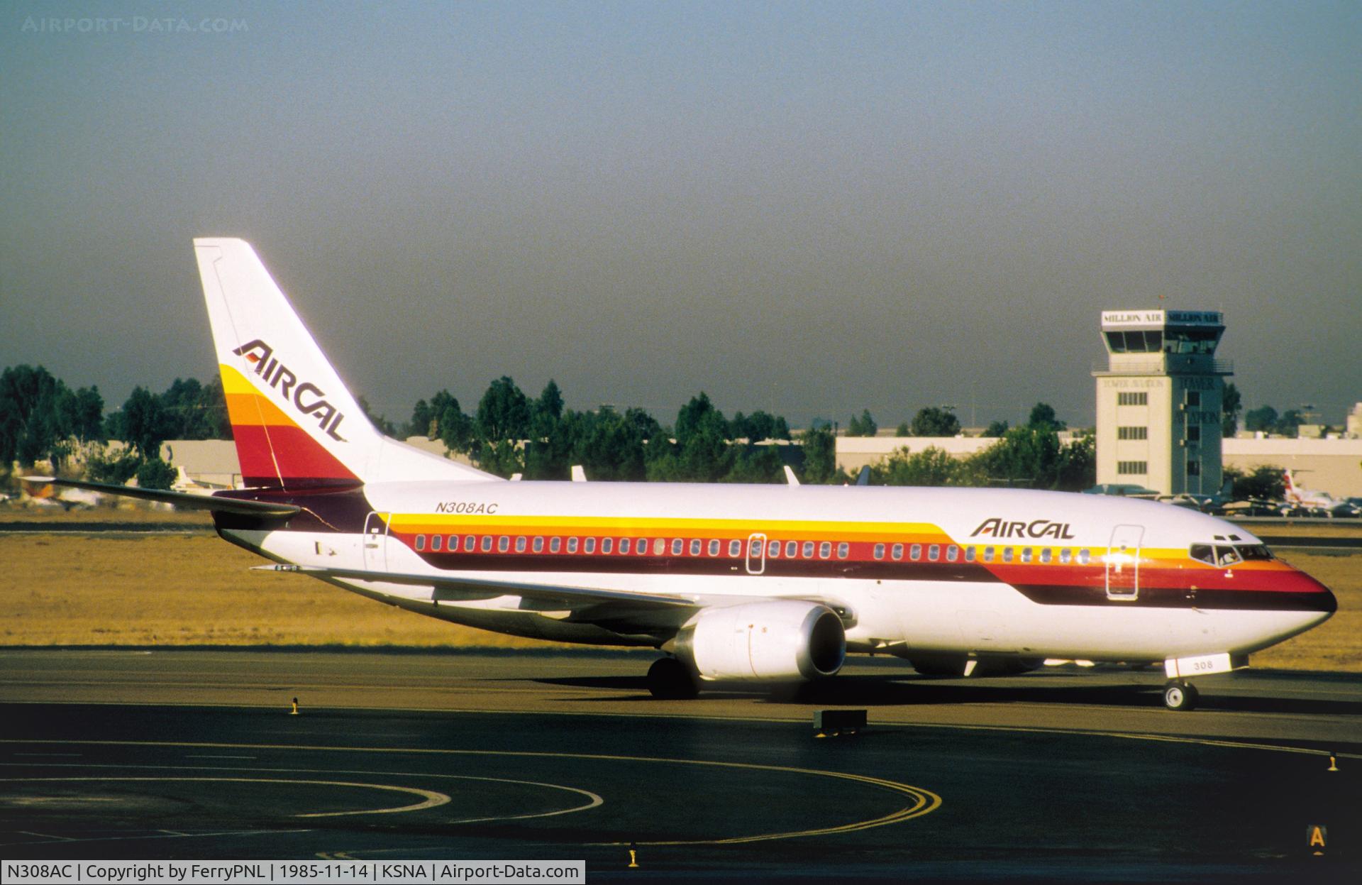 N308AC, 1985 Boeing 737-3A4 C/N 23252, AirCal B738 taxiing for departure