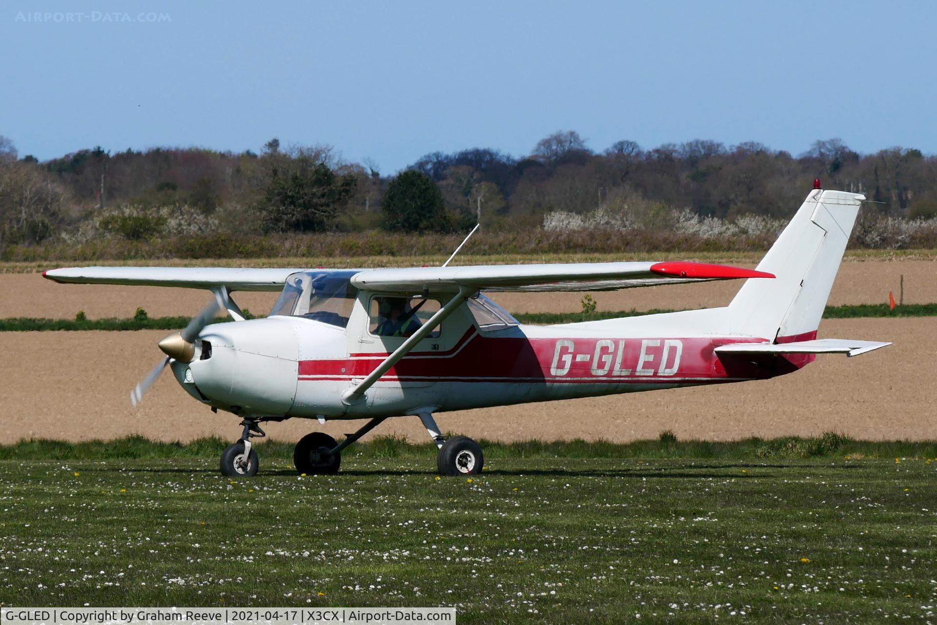 G-GLED, 1975 Cessna 150M C/N 150-76673, Just landed at Northrepps.