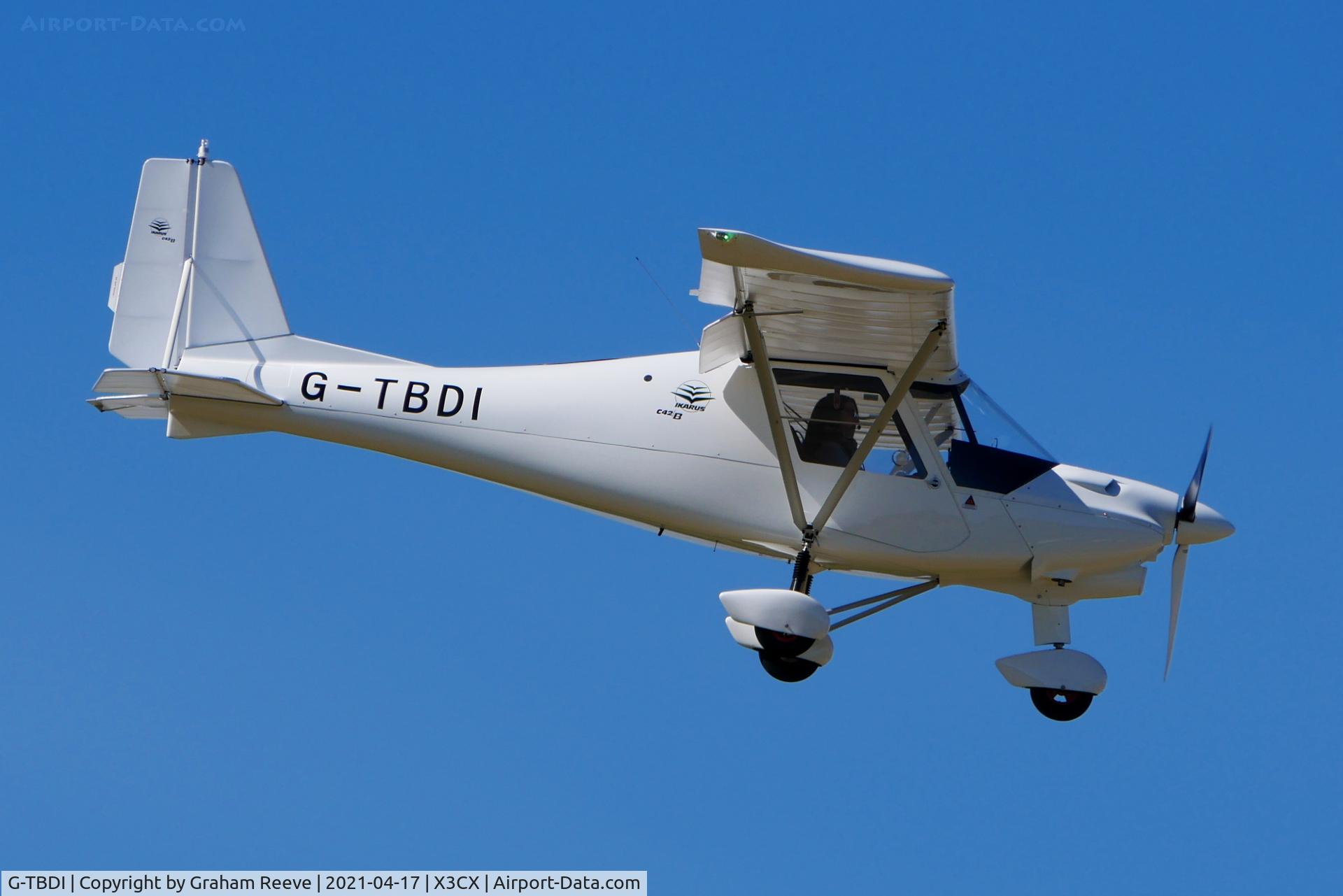 G-TBDI, 2019 Comco Ikarus C42 FB100 Bravo C/N 1910-7579, Landing at Northrepps.
