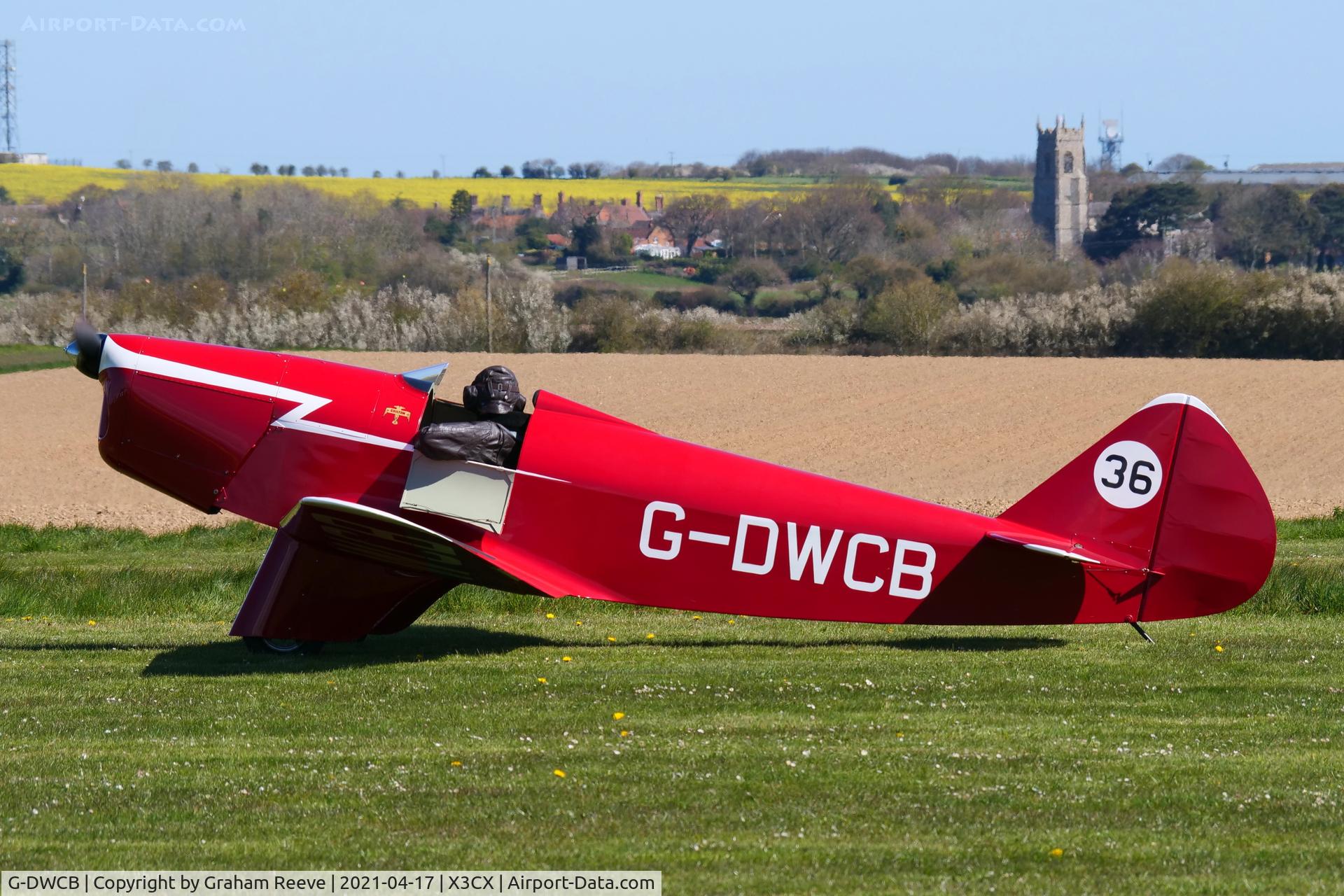 G-DWCB, 2015 Chilton DW1A C/N PFA 225-14454, Just landed at Northrepps.