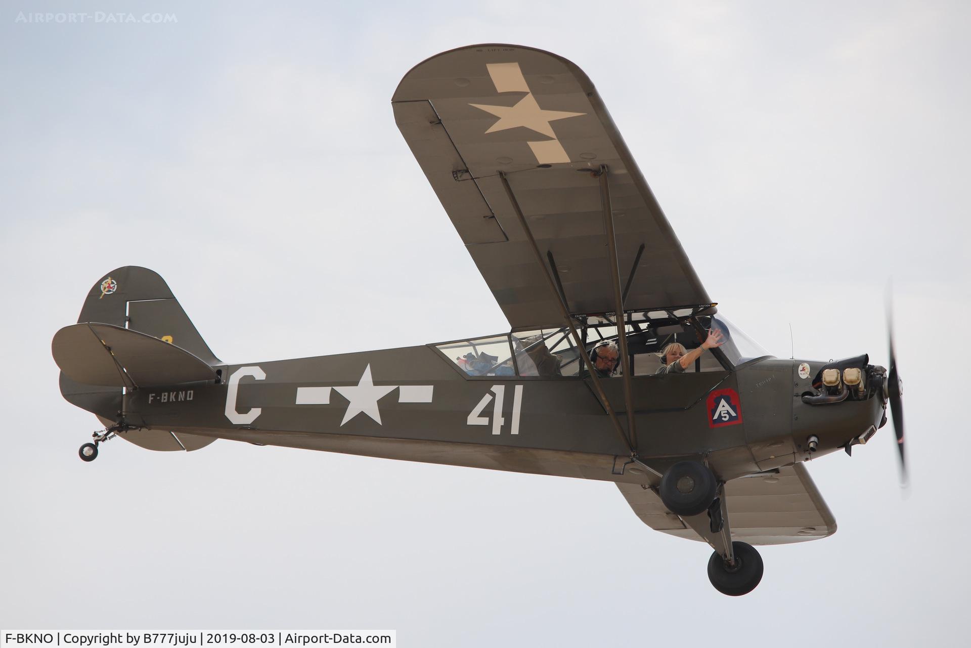 F-BKNO, 1944 Piper L-4J Grasshopper (J3C-65D) C/N 12784, over Jullouville