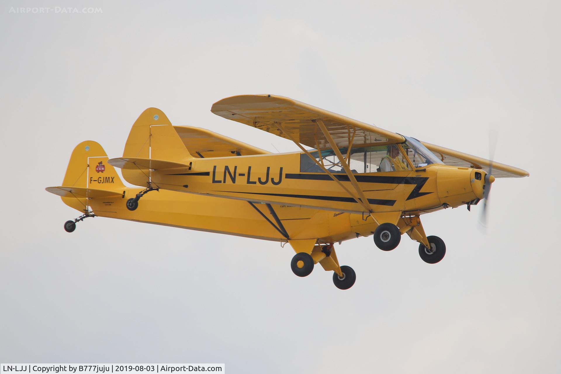 LN-LJJ, 1953 Piper L-18C Super Cub (PA-18-95) C/N 18-3088, over Jullouville