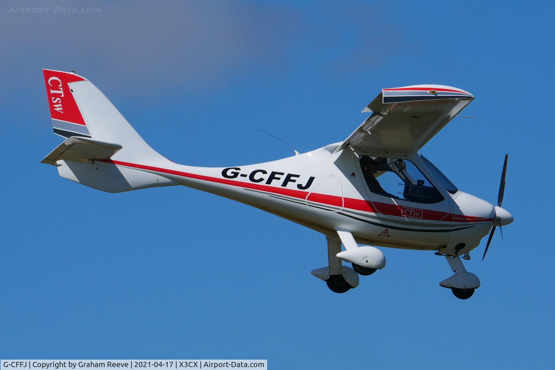G-CFFJ, 2008 Flight Design CTSW C/N 8391, Landing at Northrepps.