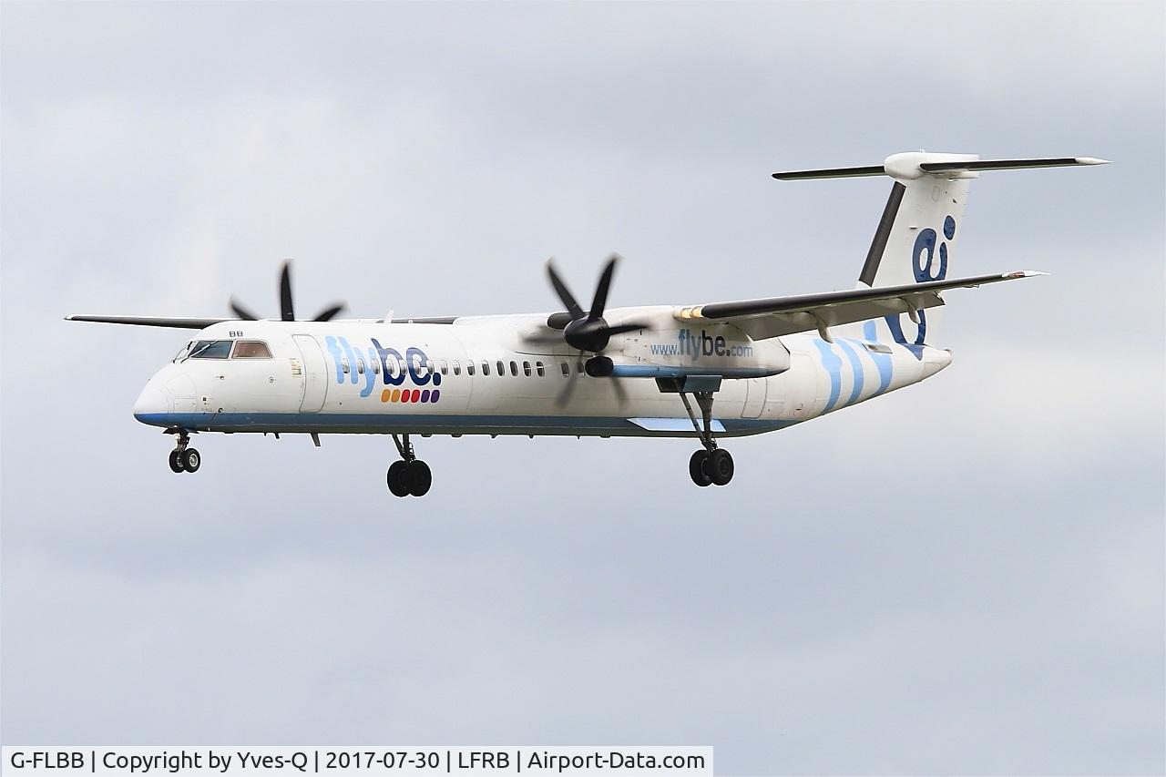 G-FLBB, 2009 De Havilland Canada DHC-8-402Q Dash 8 C/N 4255, De Havilland Canada DHC-8-402Q Dash 8, Short approach rwy 25L, Bordeaux Mérignac airport (LFBD-BOD)