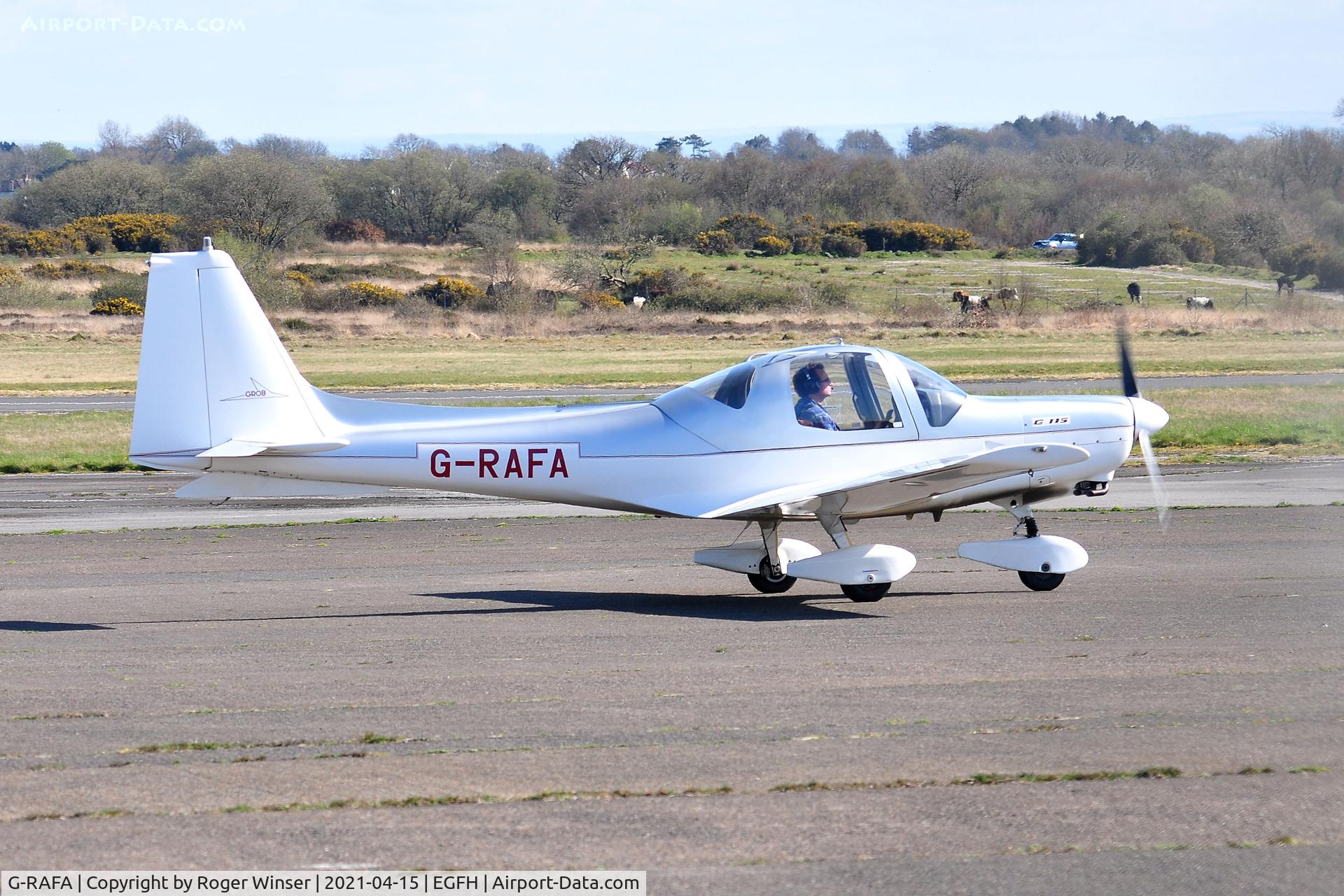 G-RAFA, 1989 Grob G-115 C/N 8081, Visiting Grob G-115