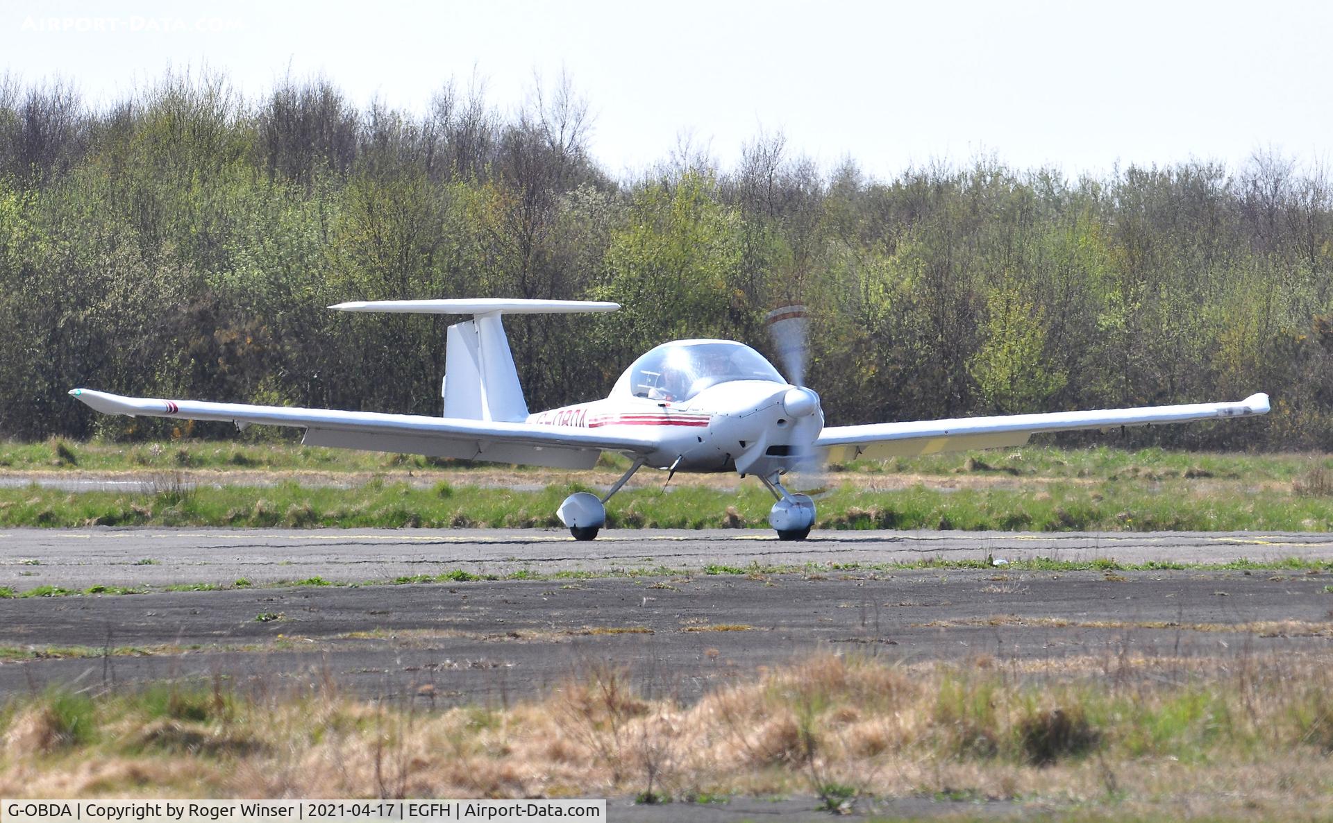 G-OBDA, 1997 Diamond DA-20A-1 Katana C/N 10260, Visiting Katana.