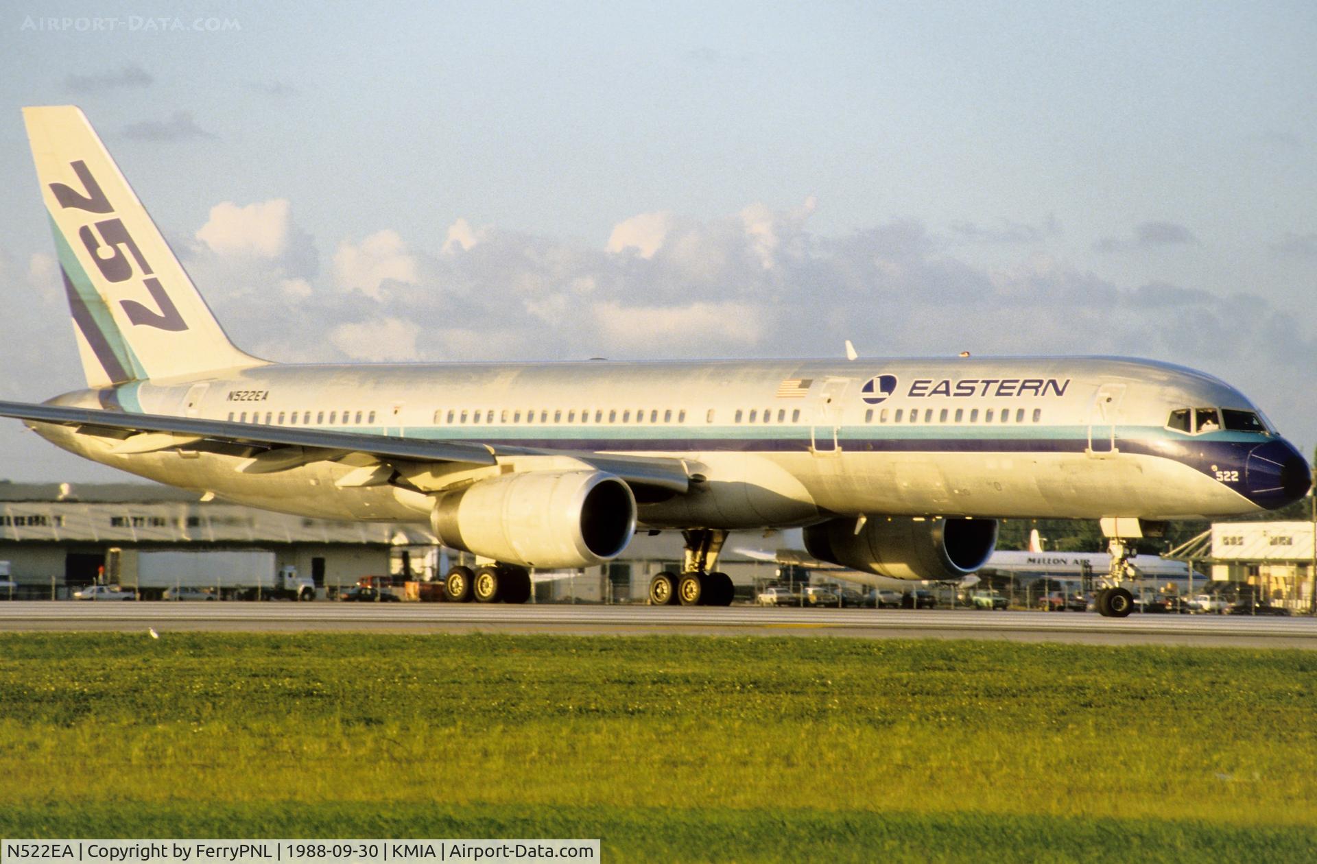 N522EA, 1985 Boeing 757-225 C/N 22611, Eastern B752 lining-up