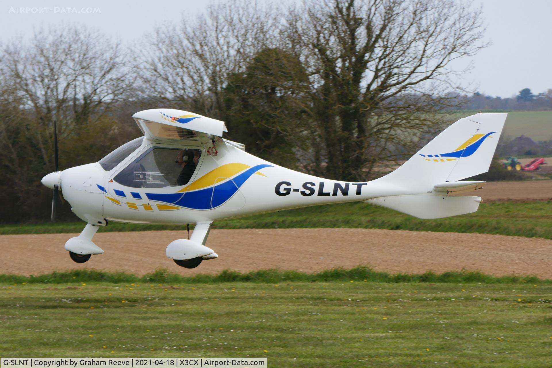 G-SLNT, 2007 Flight Design CTSW C/N 8254, Landing at Northrepps.