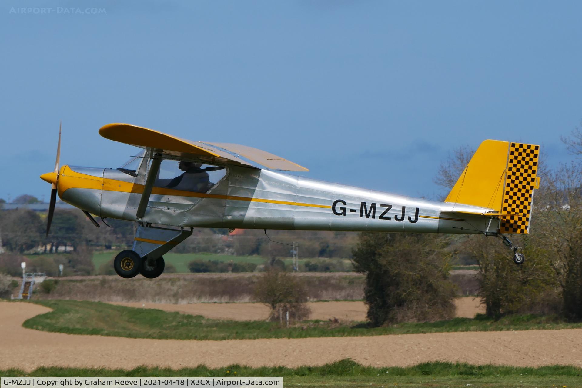 G-MZJJ, 1998 Murphy Maverick C/N PFA 259-13016, Landing at Northrepps.