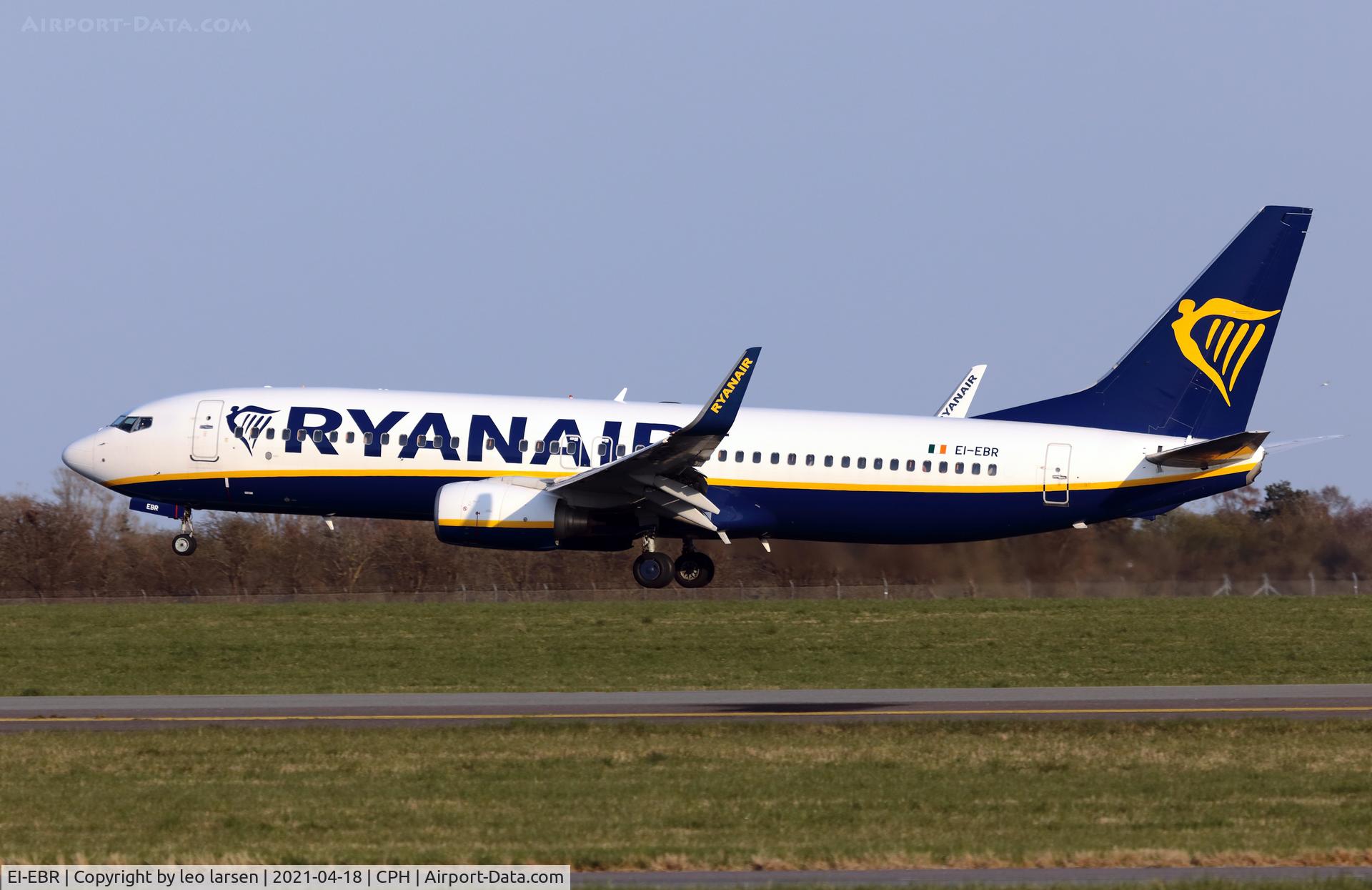 EI-EBR, 2009 Boeing 737-8AS C/N 37530, Copenhagen 18.4.2021 L/D R-04L