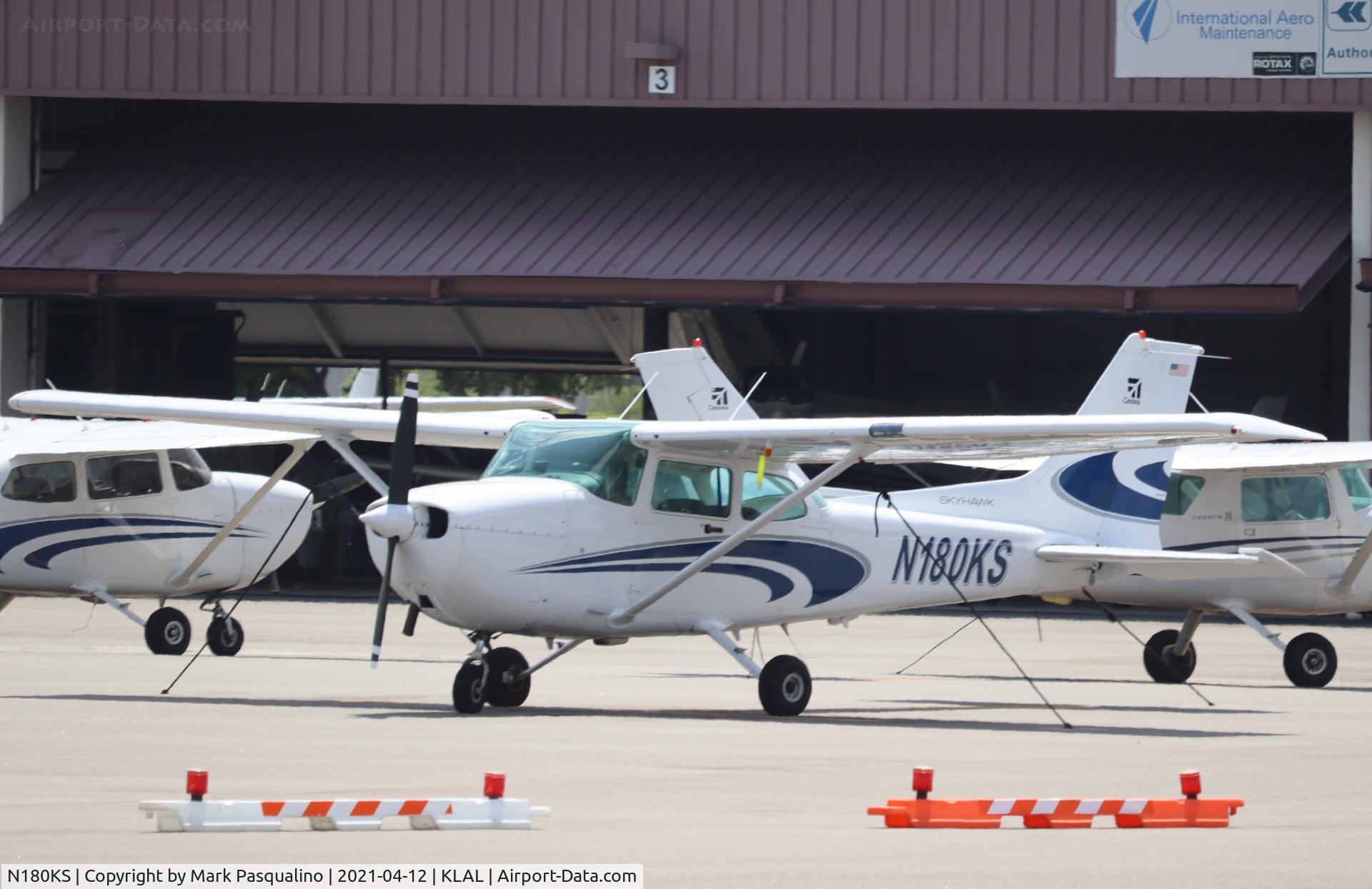 N180KS, 1985 Cessna 172P Skyhawk C/N 17276467, Cessna 172P