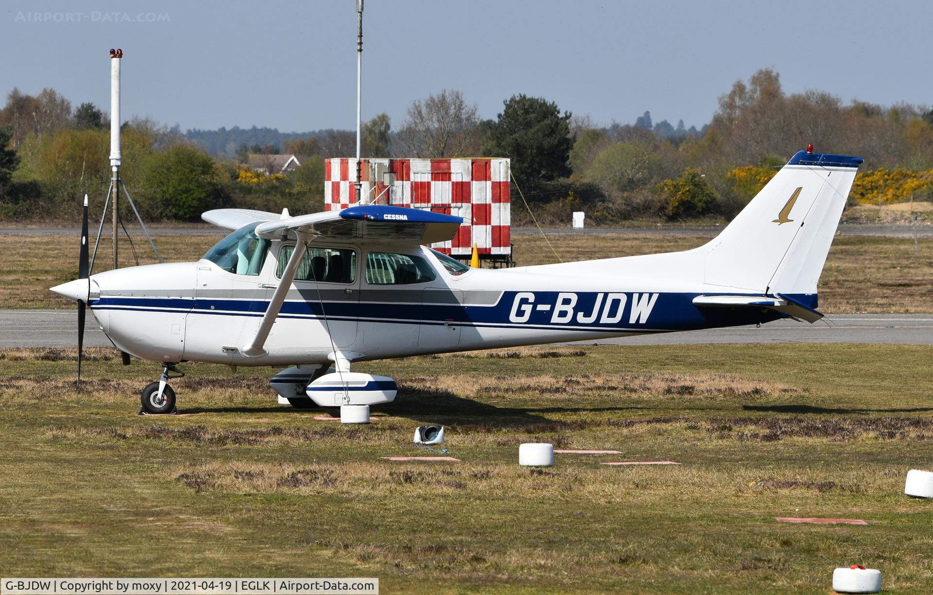 G-BJDW, 1976 Reims F172M Skyhawk Skyhawk C/N 1417, Reims Cessna F172M Skyhawk at Blackbushe. Ex PH-JBE