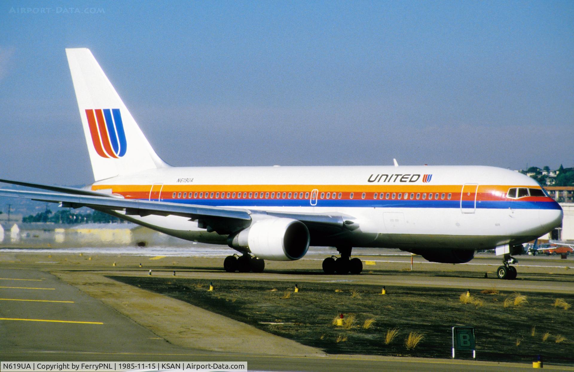N619UA, 1983 Boeing 767-222 C/N 21879, United B762 taxiing