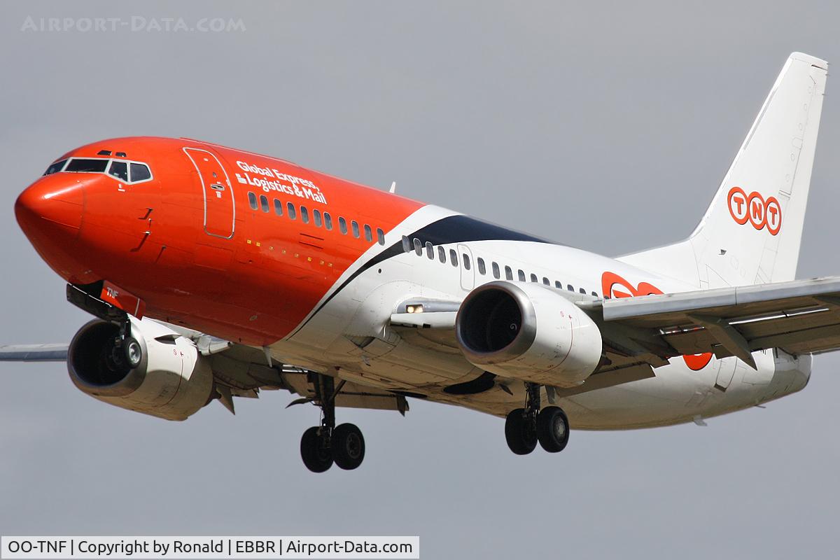 OO-TNF, 1988 Boeing 737-3Q8(QC) C/N 24131, at bru