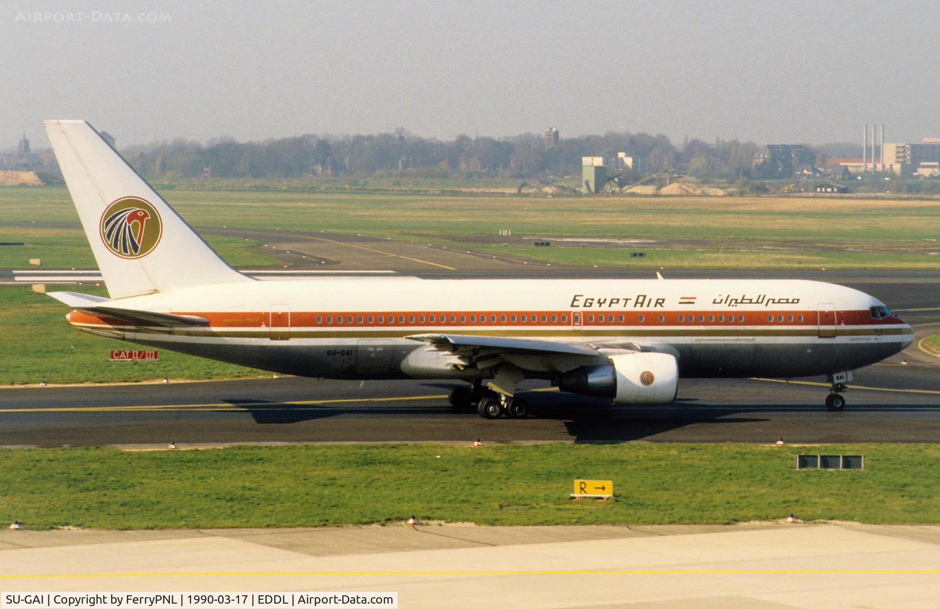 SU-GAI, 1984 Boeing 767-266/ER C/N 23179/98, EgyptAir B762 rolling past