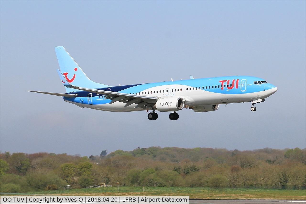 OO-TUV, 2011 Boeing 737-86J C/N 36883, Boeing 737-86J, On final rwy 07R, Brest-Bretagne Airport (LFRB-BES)