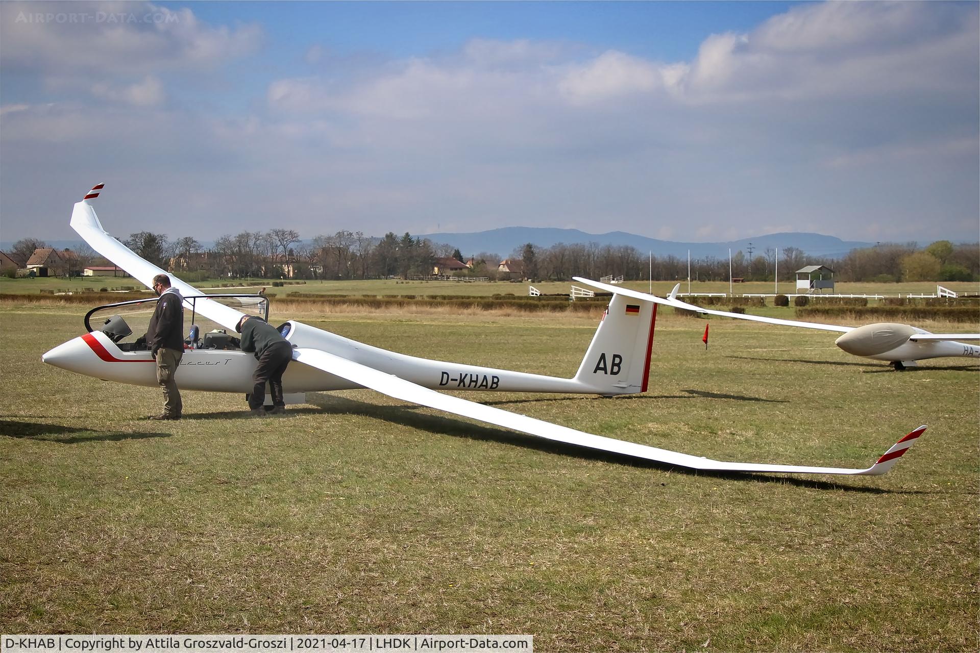 D-KHAB, 2016 Schempp-Hirth Arcus T C/N 64, LHDK . Dunakeszi Airport, Hungary