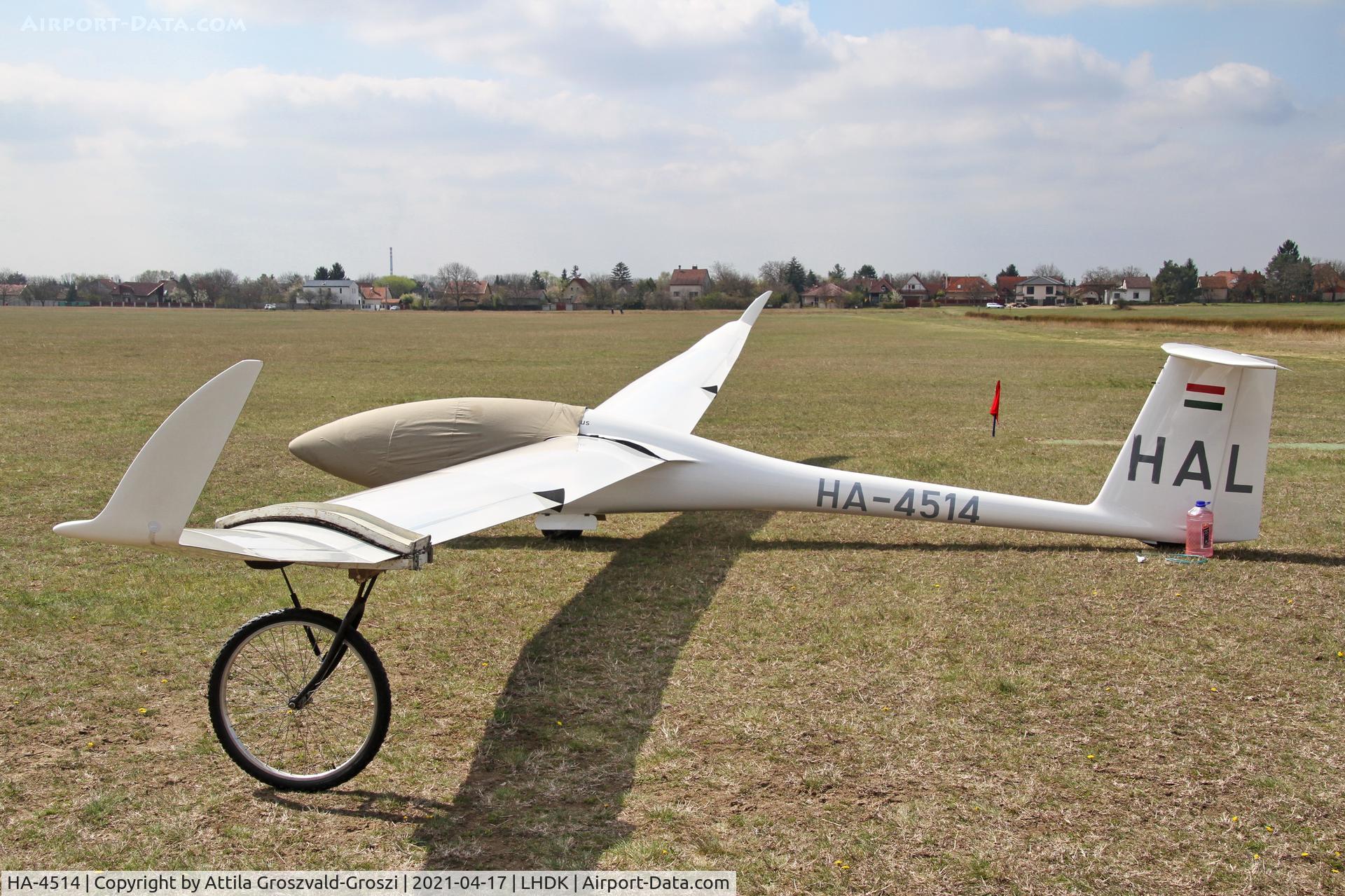HA-4514, 2005 Schempp-Hirth Discus 2a C/N 215, LHDK . Dunakeszi Airport, Hungary