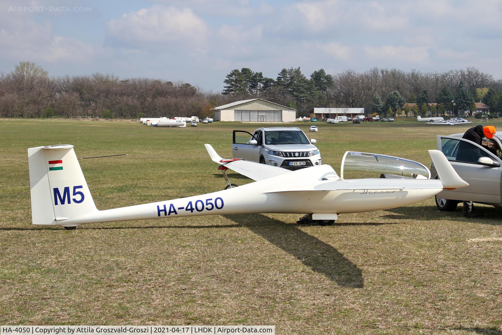 HA-4050, 1985 Schempp-Hirth Discus B C/N 21, LHDK . Dunakeszi Airport, Hungary