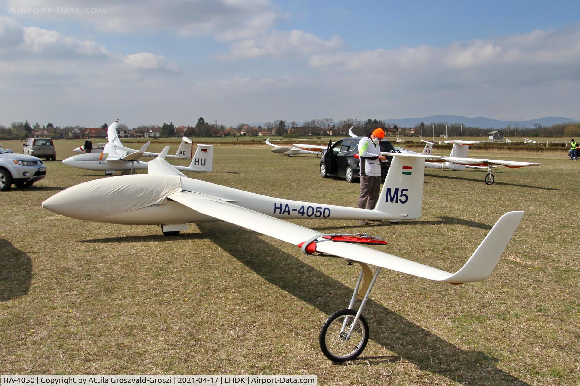 HA-4050, 1985 Schempp-Hirth Discus B C/N 21, LHDK . Dunakeszi Airport, Hungary