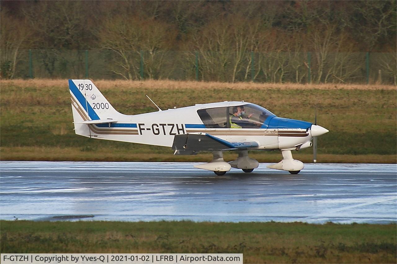 F-GTZH, Robin DR-400-120 Petit Prince C/N 2455, Robin DR-400-120 Petit Prince, Touch and go Rwy 07R, Brest-Bretagne Airport (LFRB-BES)