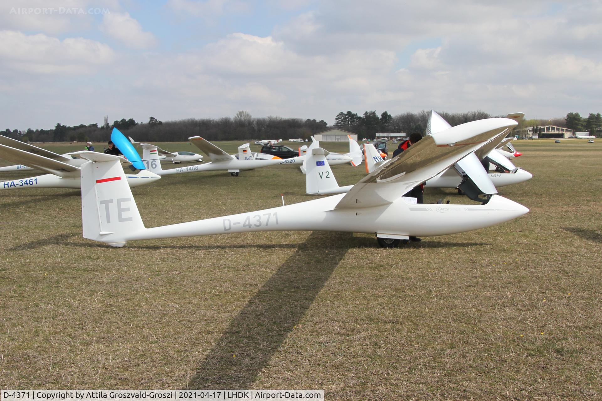 D-4371, 1981 Schleicher ASW-20 C/N 20421, LHDK . Dunakeszi Airport, Hungary