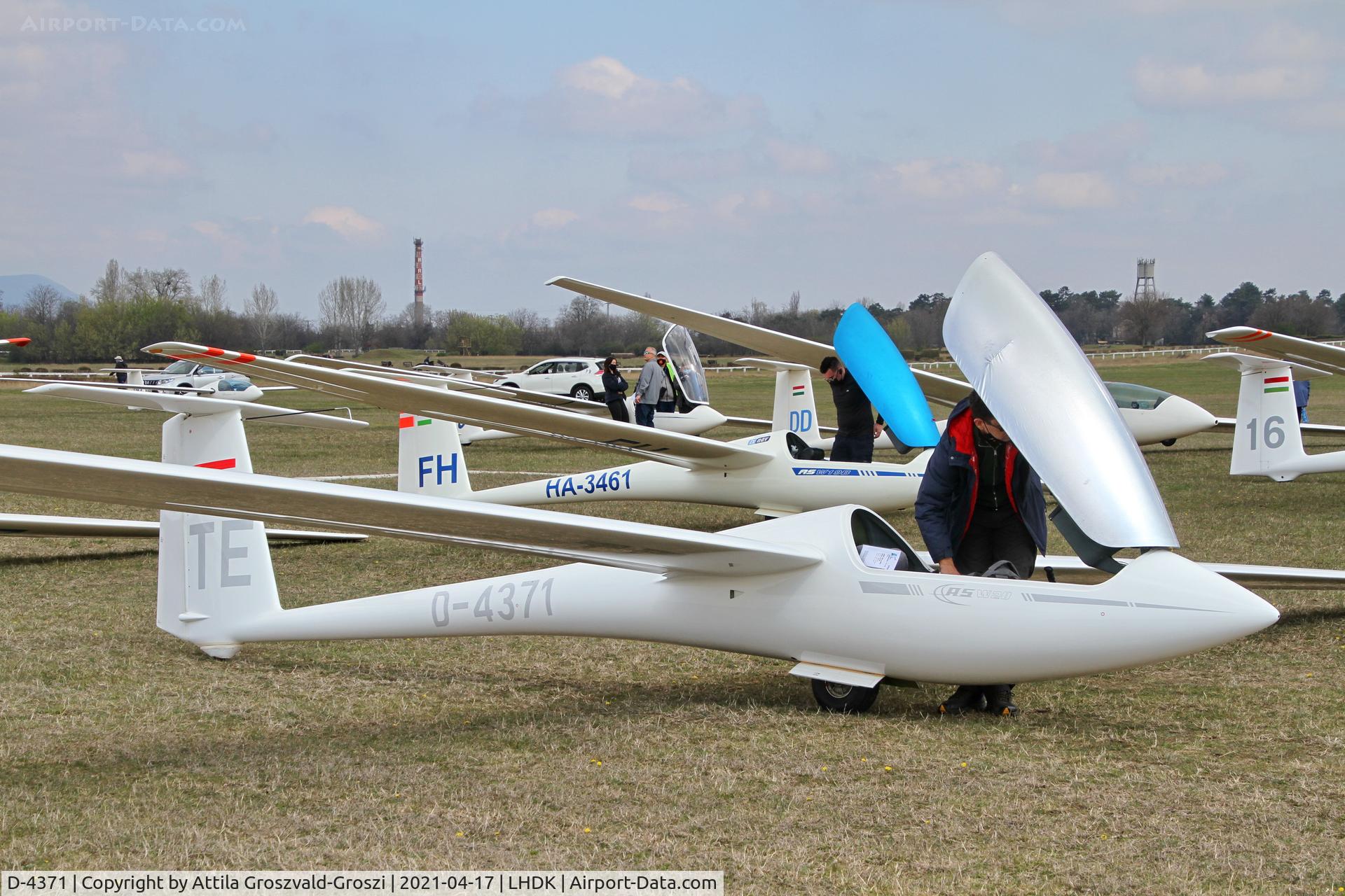 D-4371, 1981 Schleicher ASW-20 C/N 20421, LHDK . Dunakeszi Airport, Hungary