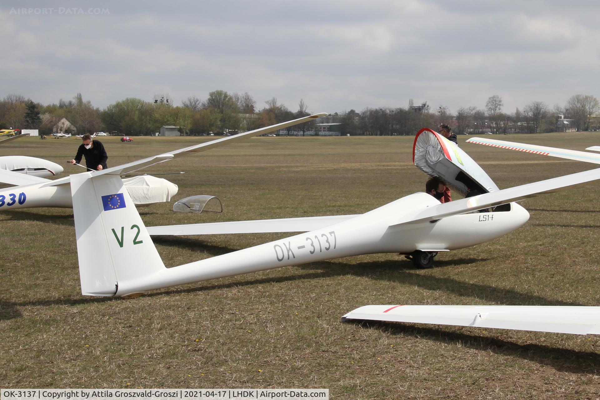 OK-3137, 1975 Rolladen-Schneider LS-1f C/N 379, LHDK . Dunakeszi Airport, Hungary