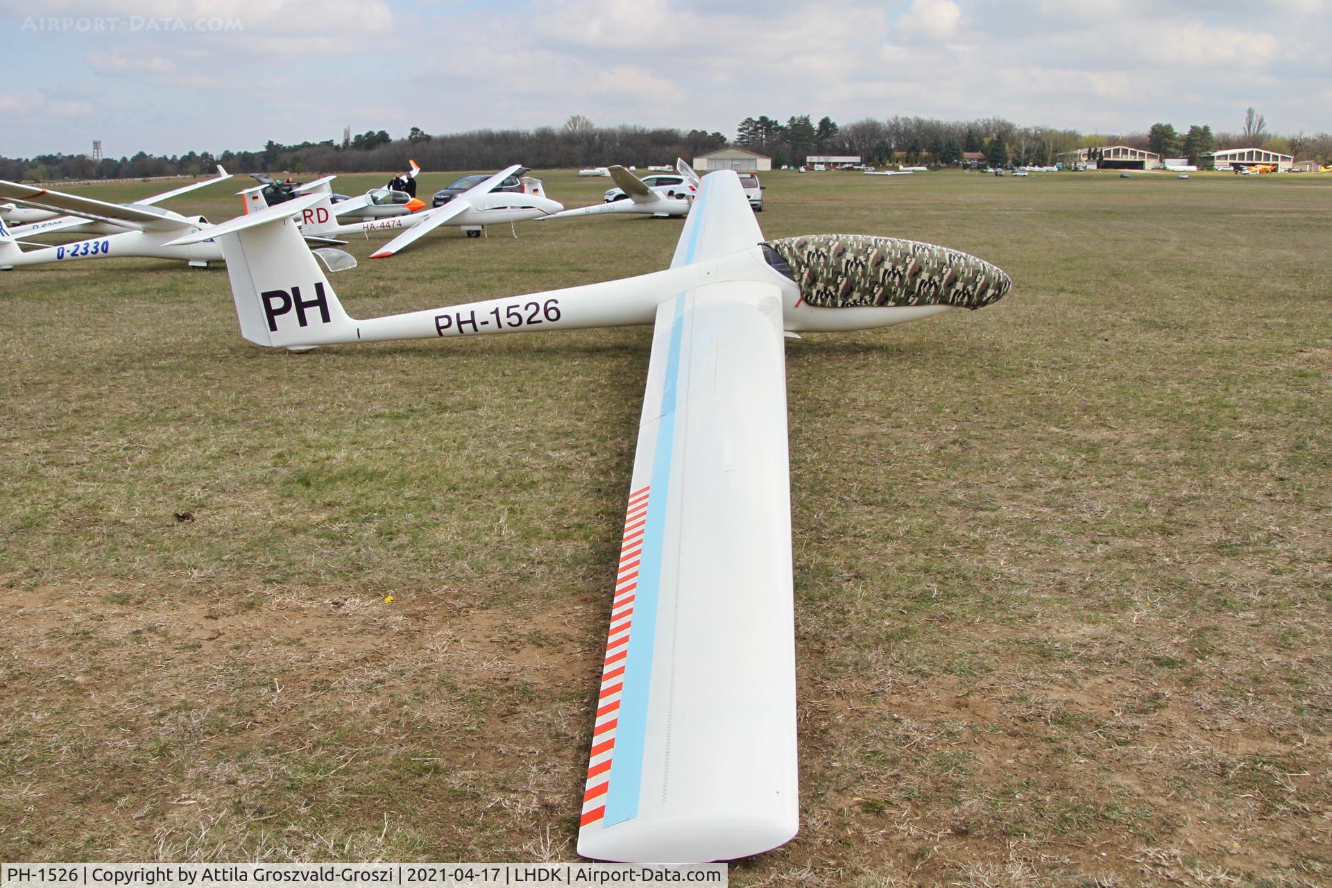 PH-1526, 1979 Grob G-104 Speed Astir IIB C/N 4003, LHDK . Dunakeszi Airport, Hungary