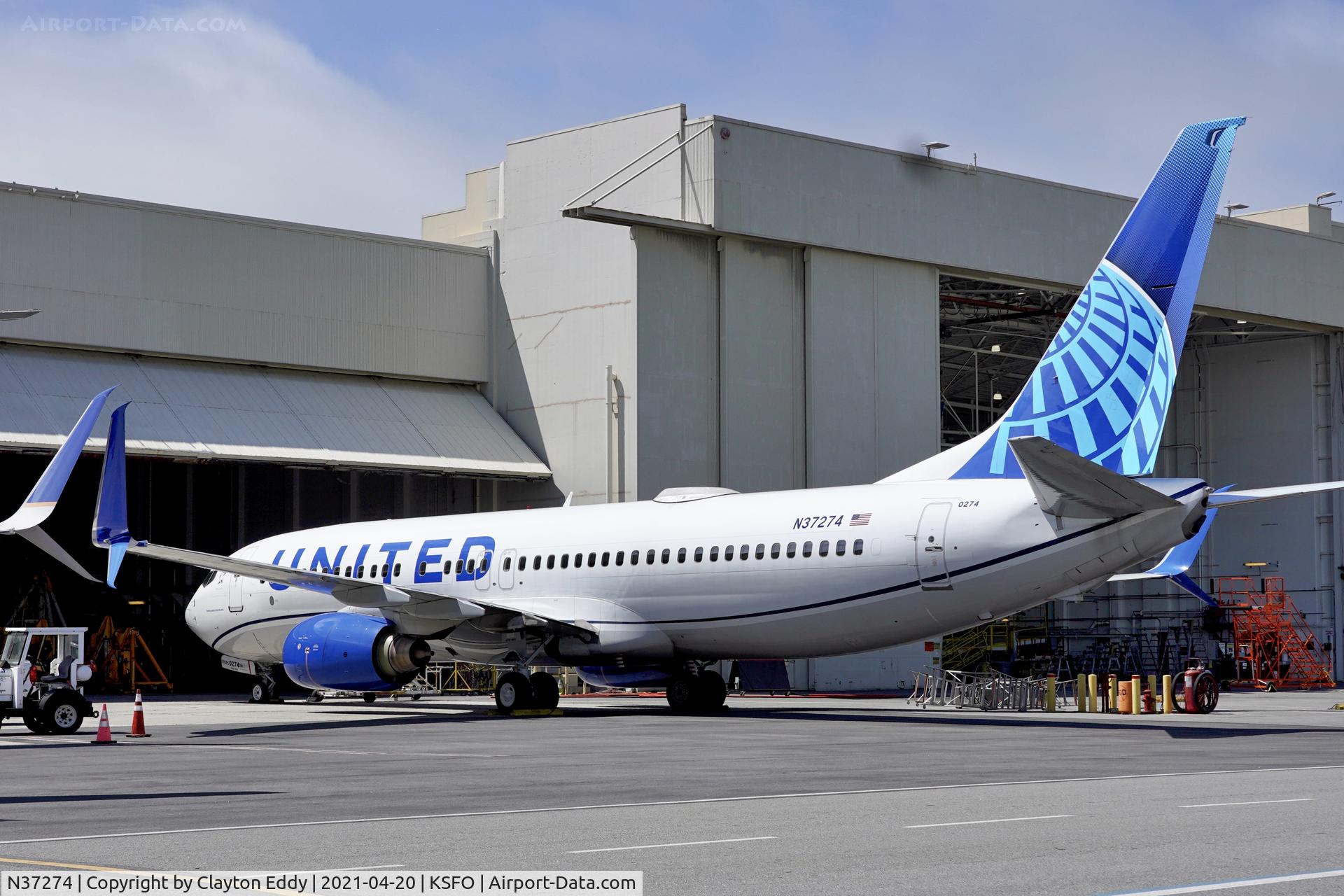 N37274, 2002 Boeing 737-824 C/N 31592, SFO 2021.