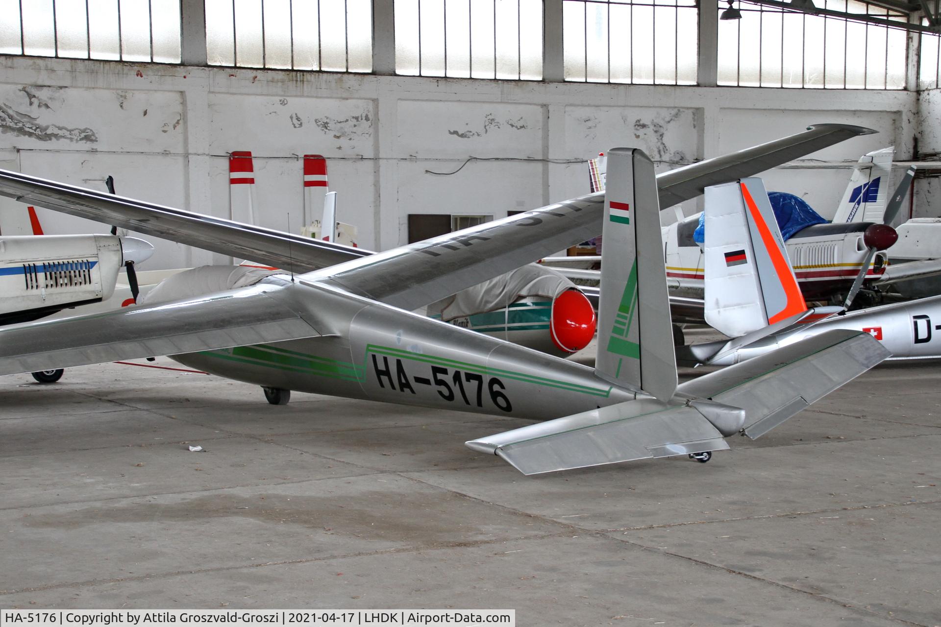 HA-5176, 1980 Let L-13 Blanik C/N 027360, LHDK . Dunakeszi Airport, Hungary