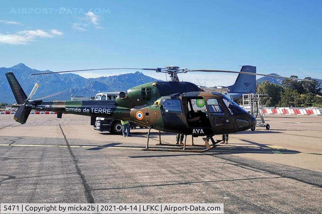 5471, Aerospatiale AS-555UN Fennec C/N 5471, Parked