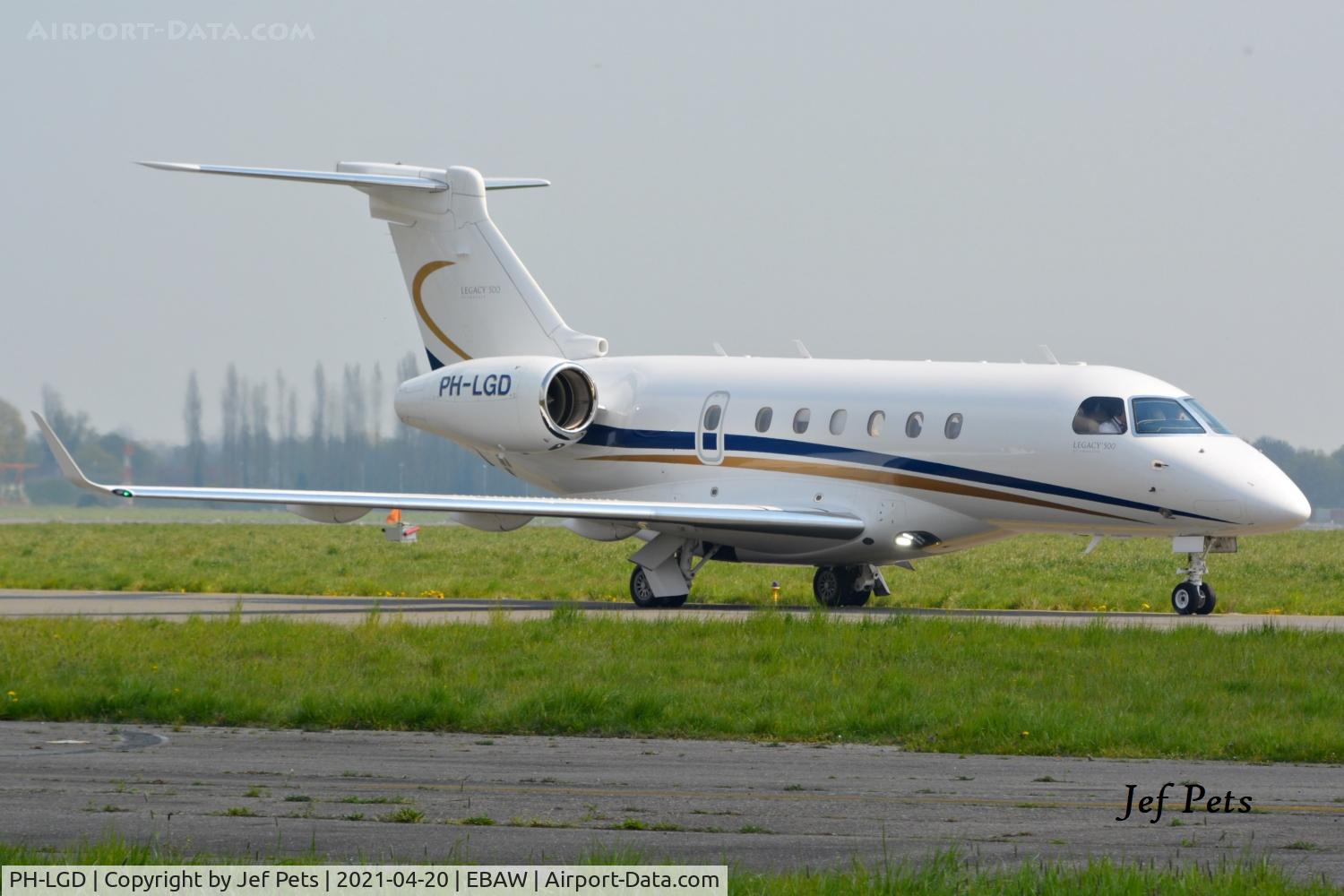 PH-LGD, 2015 Embraer EMB-550 Legacy 500 C/N 55000011, At Antwerp Airport.