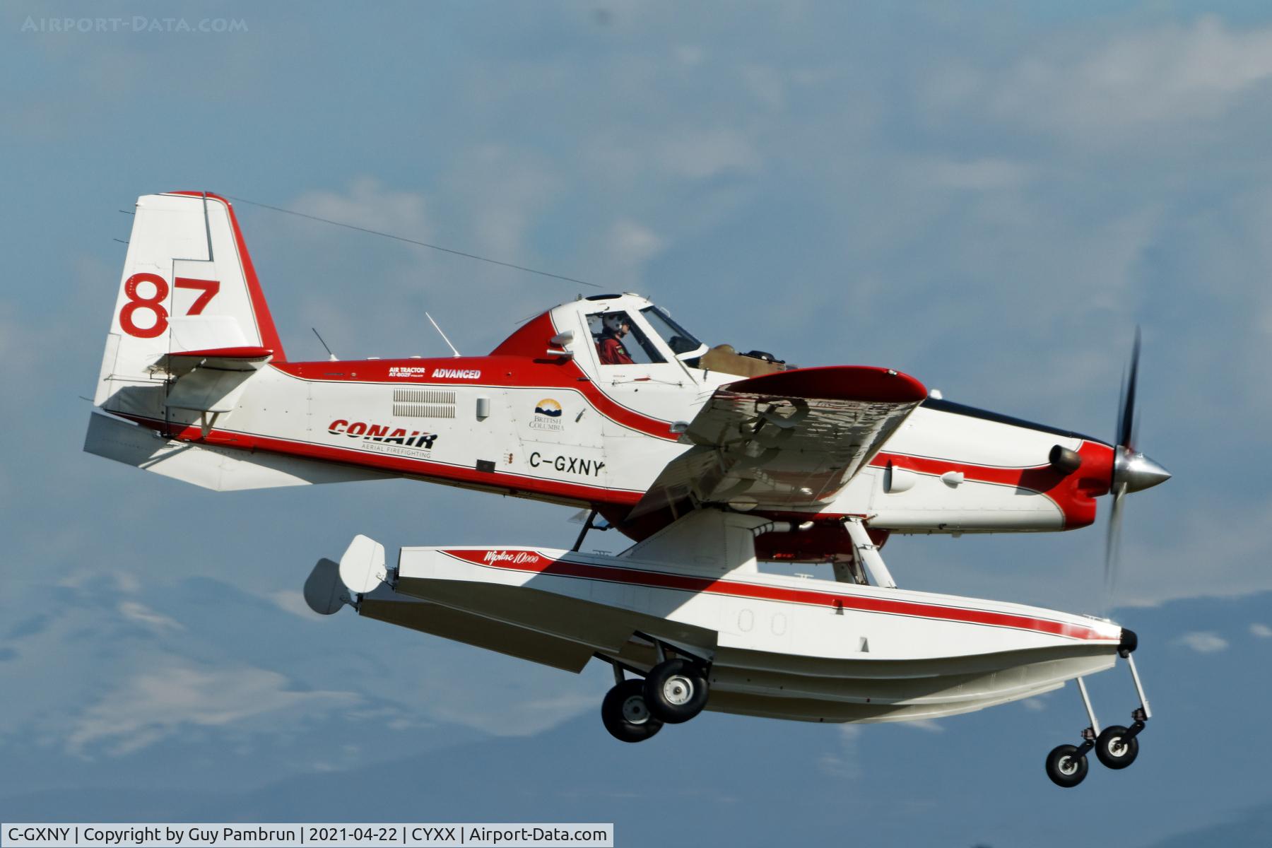 C-GXNY, 2013 Air Tractor AT-802A C/N 802A-0536, Landing on 19