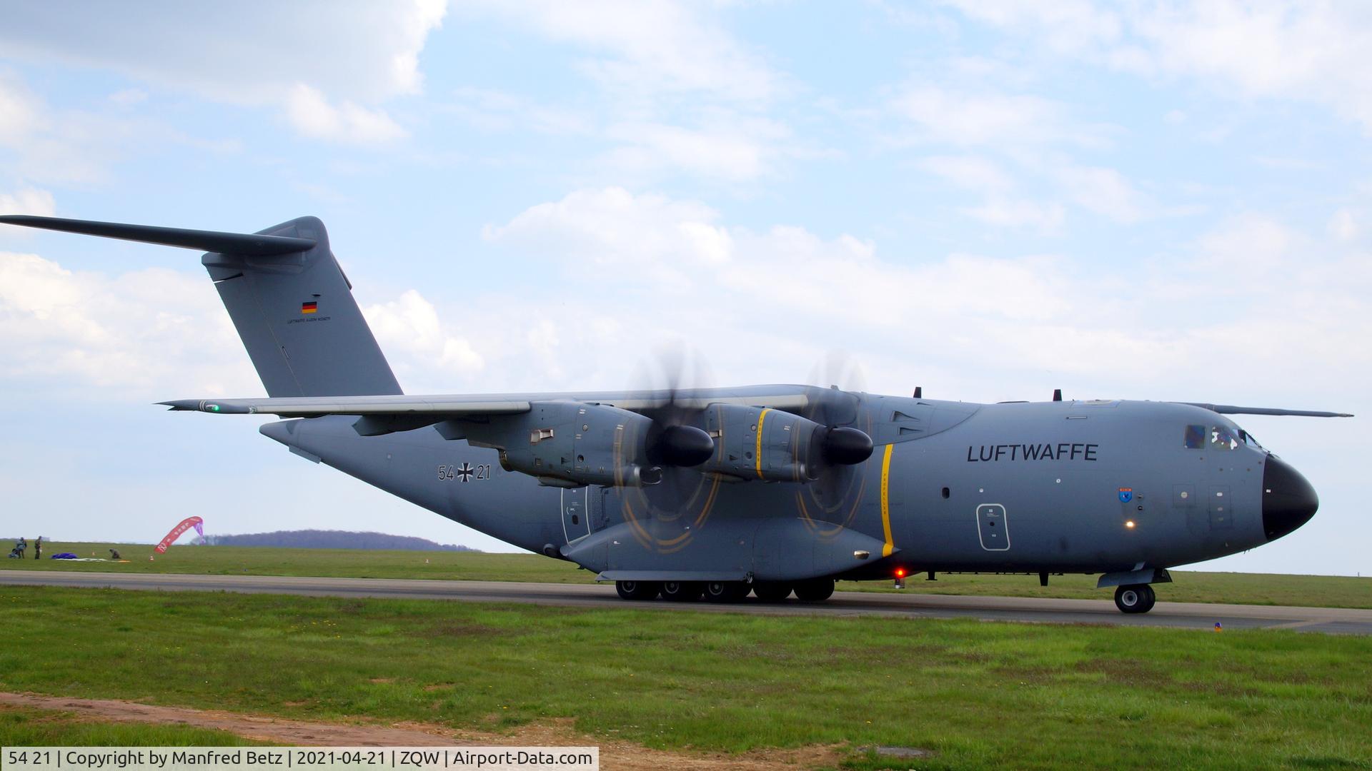 54 21, 2017 Airbus A400M Atlas C/N 079, Sprungdienst
